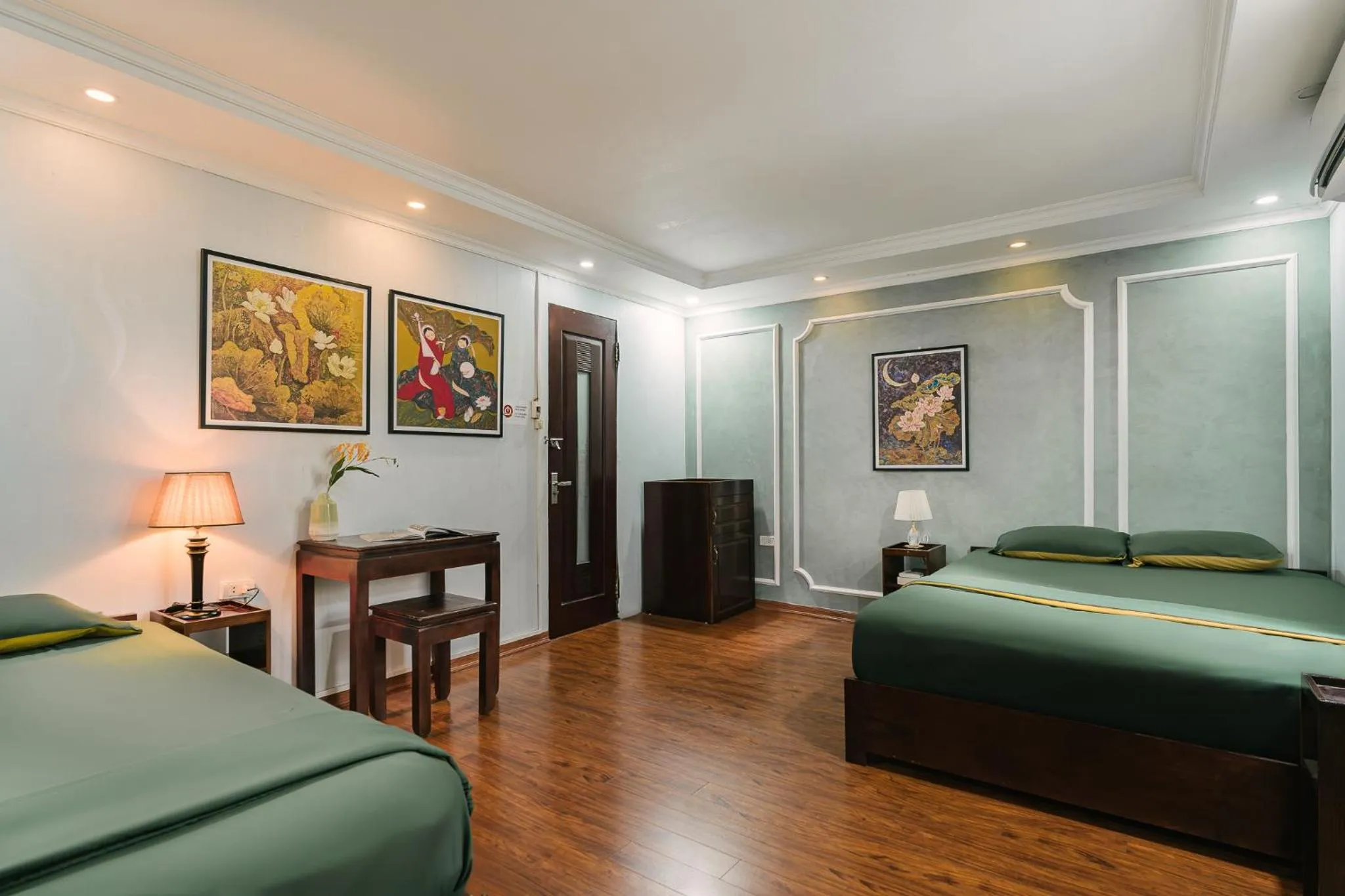 Bed in Drumie Home - salesOTAvn