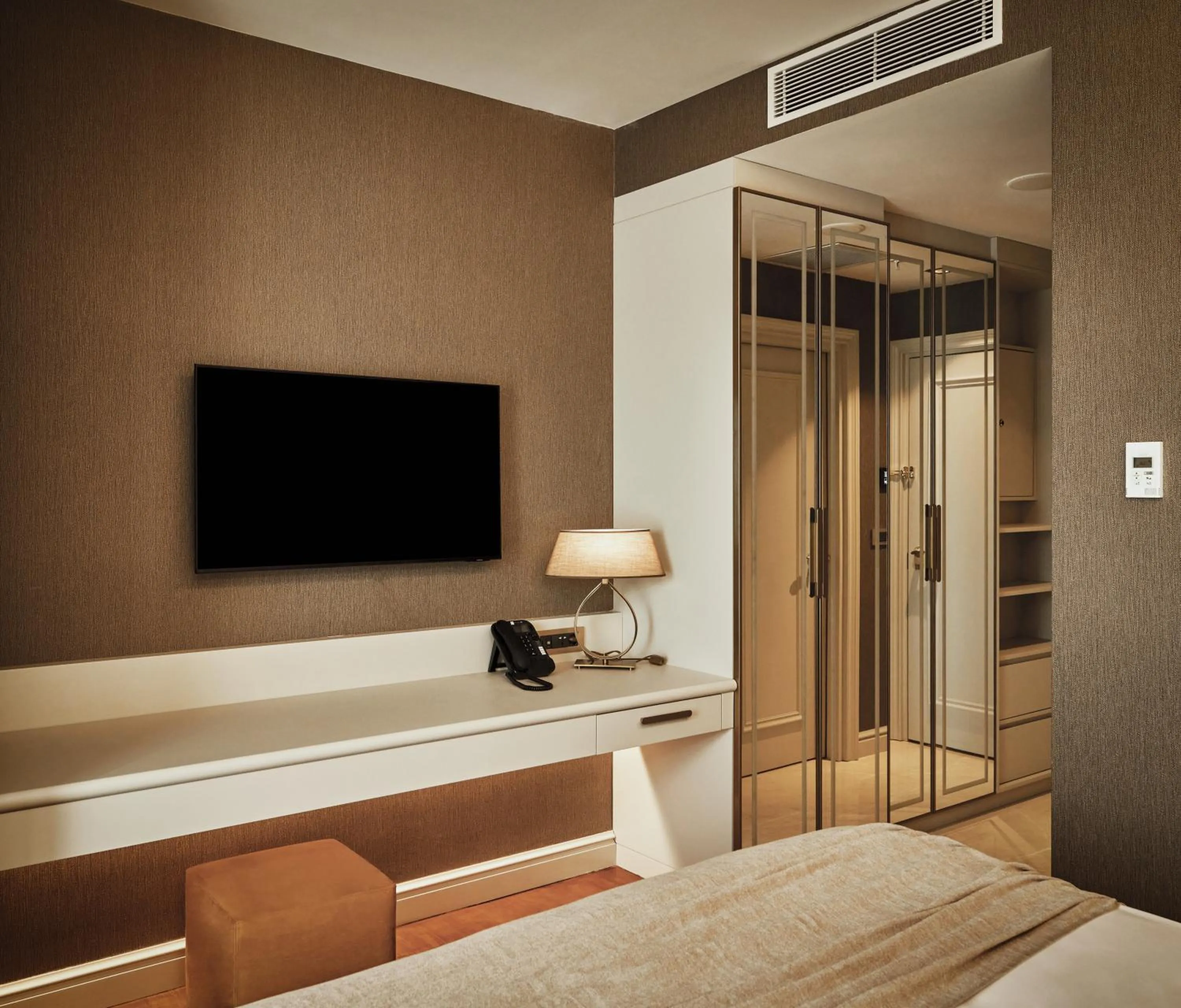 Bedroom, Bed in The Hotels, Galata