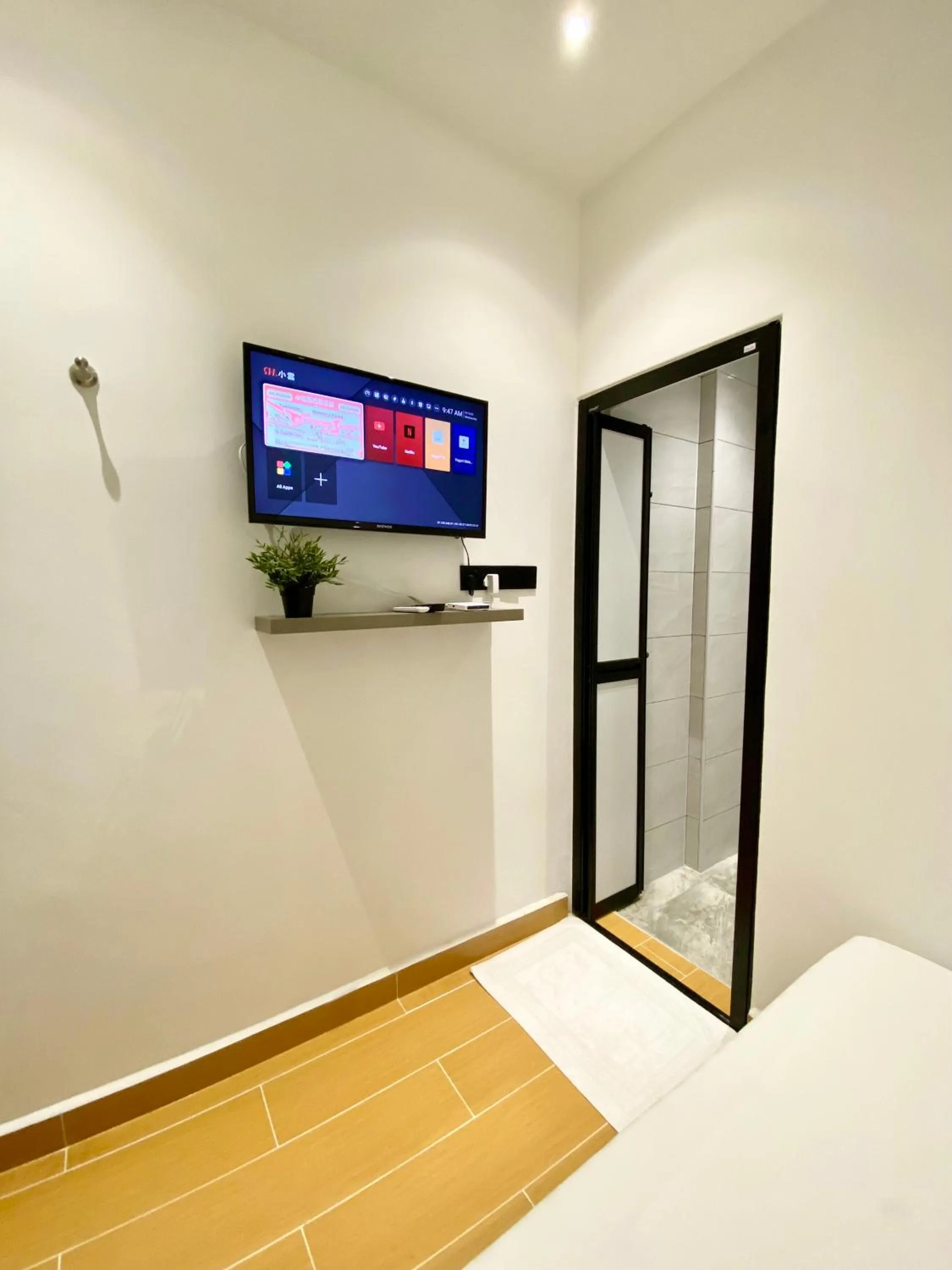 TV and multimedia in The 6N by Sky Hive