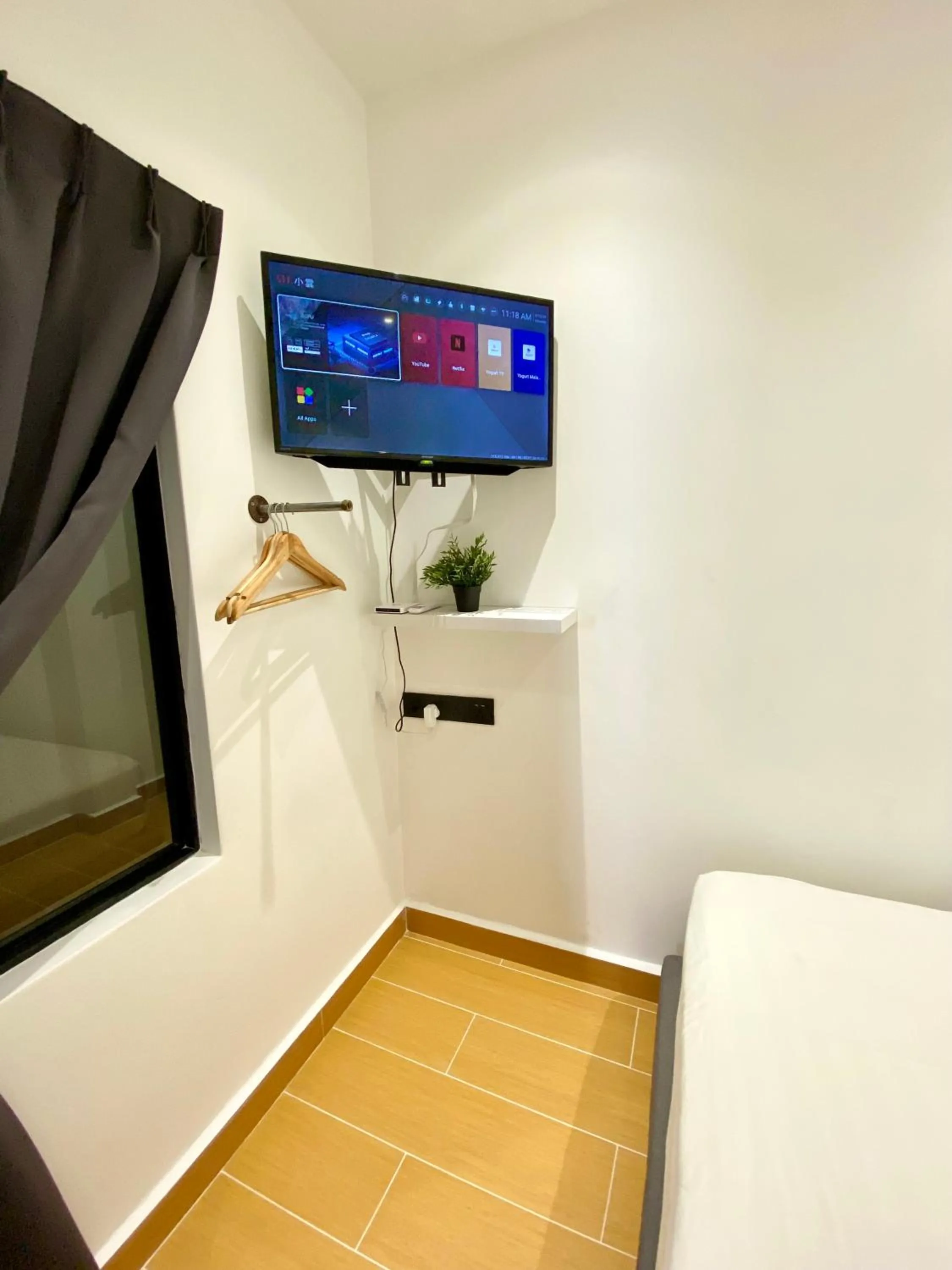 TV and multimedia in The 6N by Sky Hive