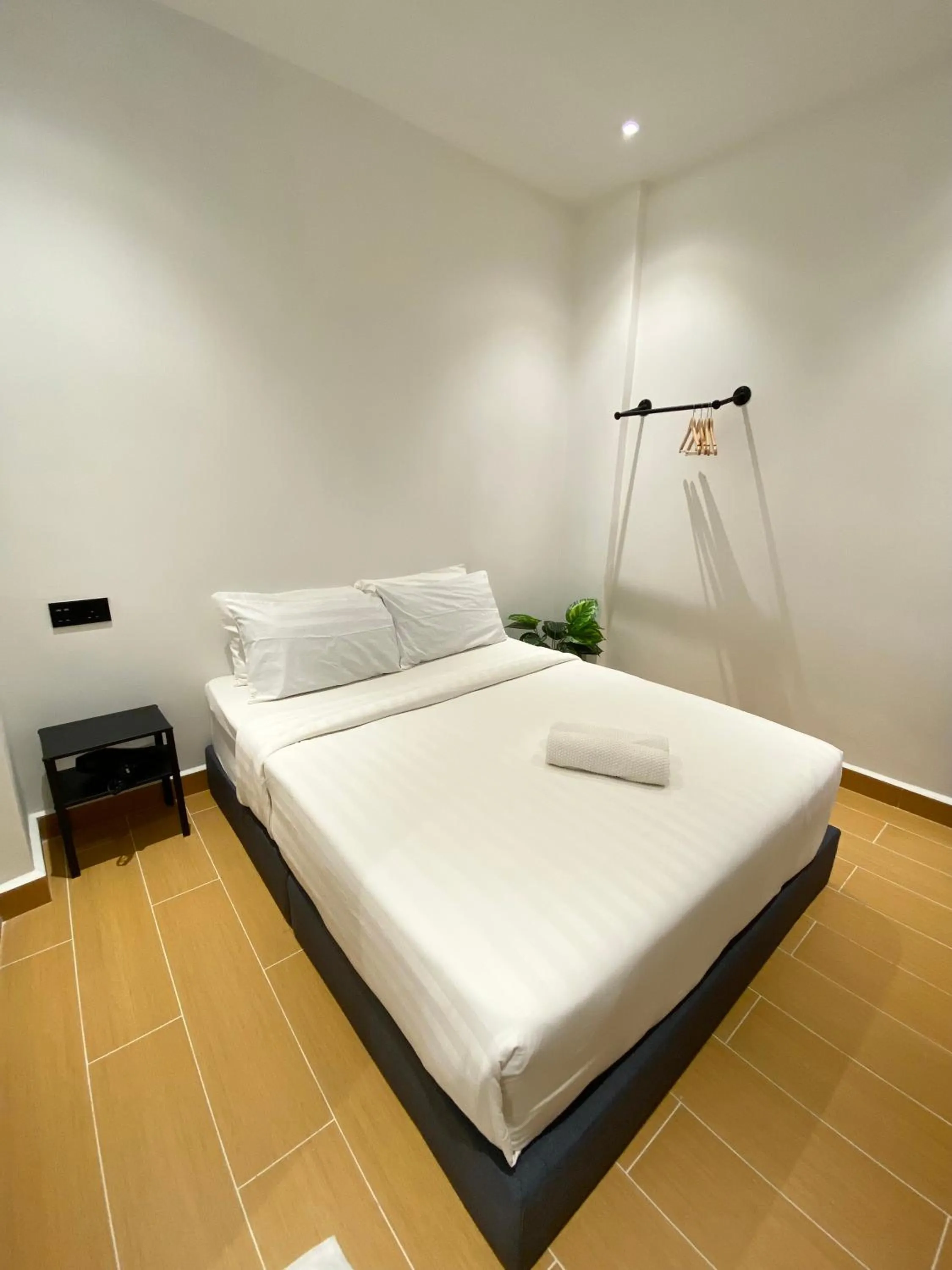 Bedroom, Bed in The 6N by Sky Hive