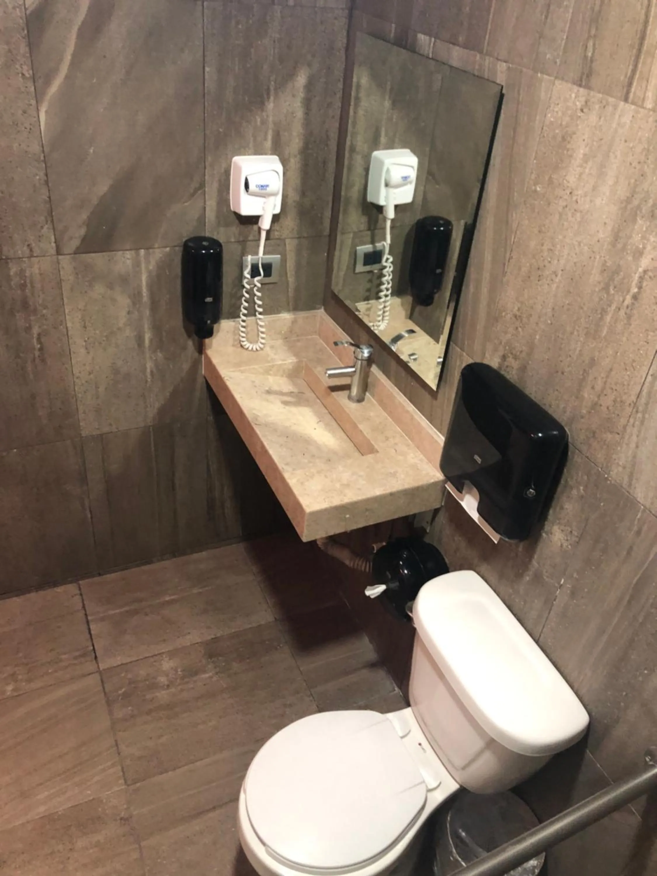 Toilet in Hotel Tepeyac 402 León Calzada