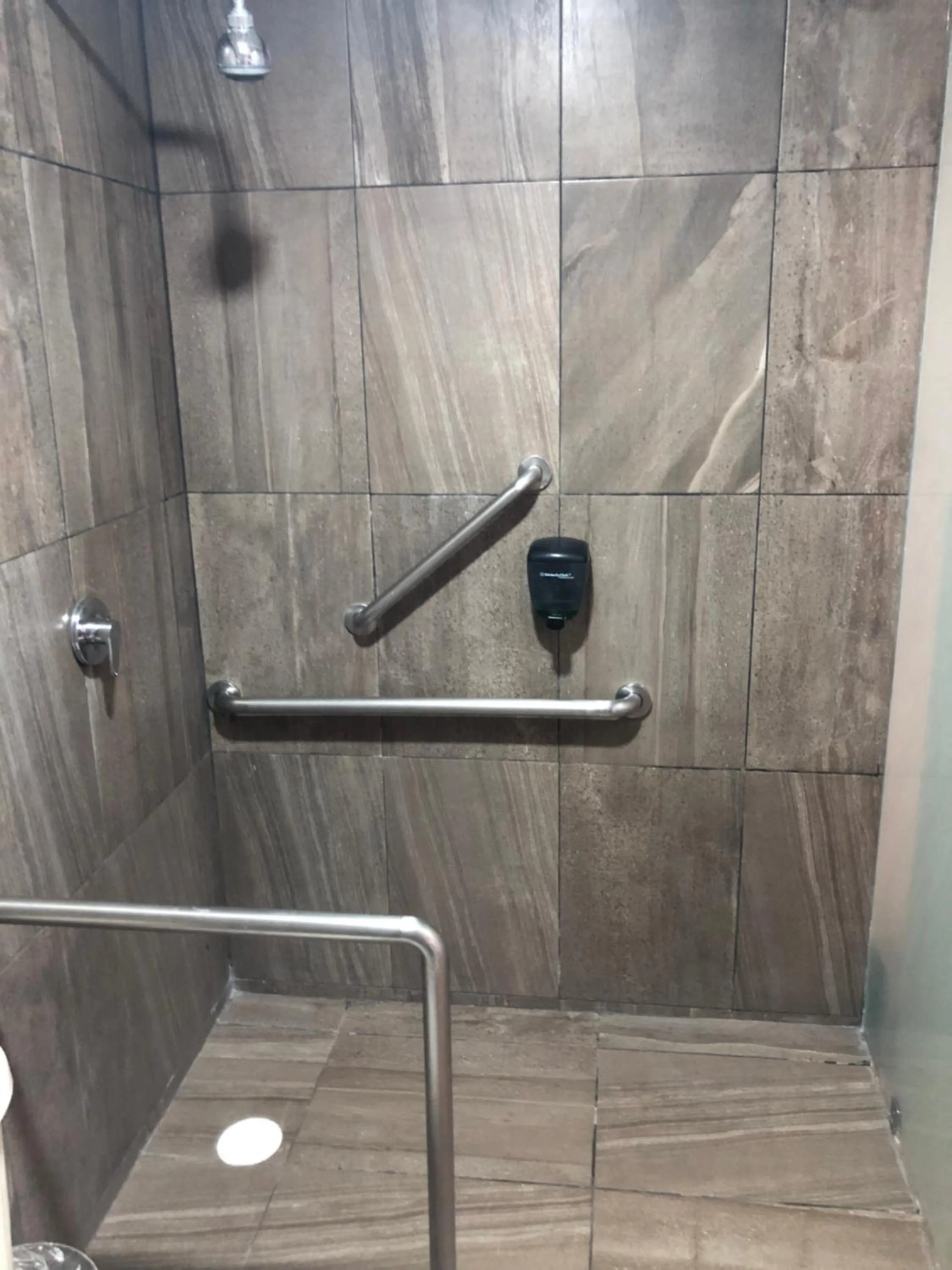 Shower in Hotel Tepeyac 402 León Calzada