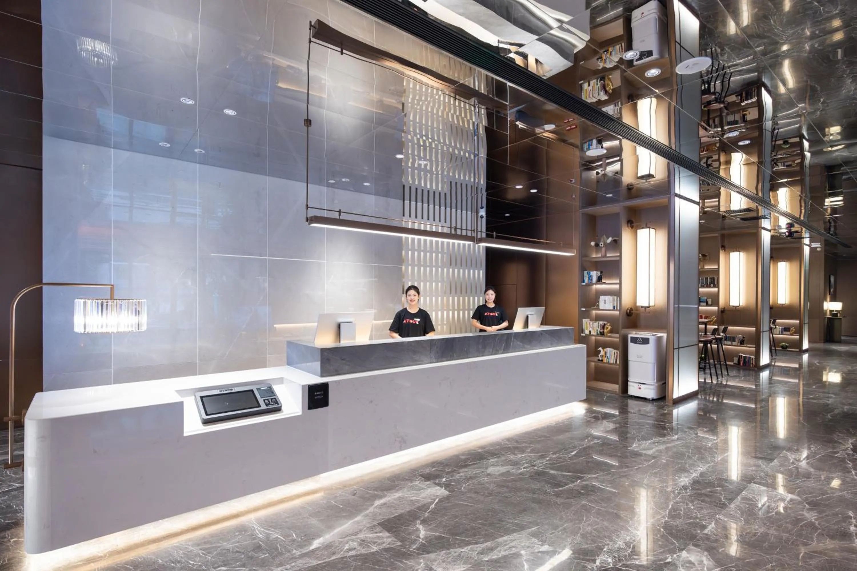 Lobby or reception in Atour Hotel Guangzhou Baiyun Station Julong Metro Station