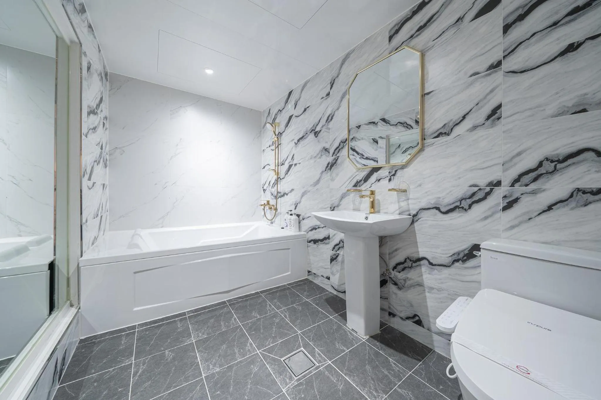 Bathroom in Curve Hotel Iksan