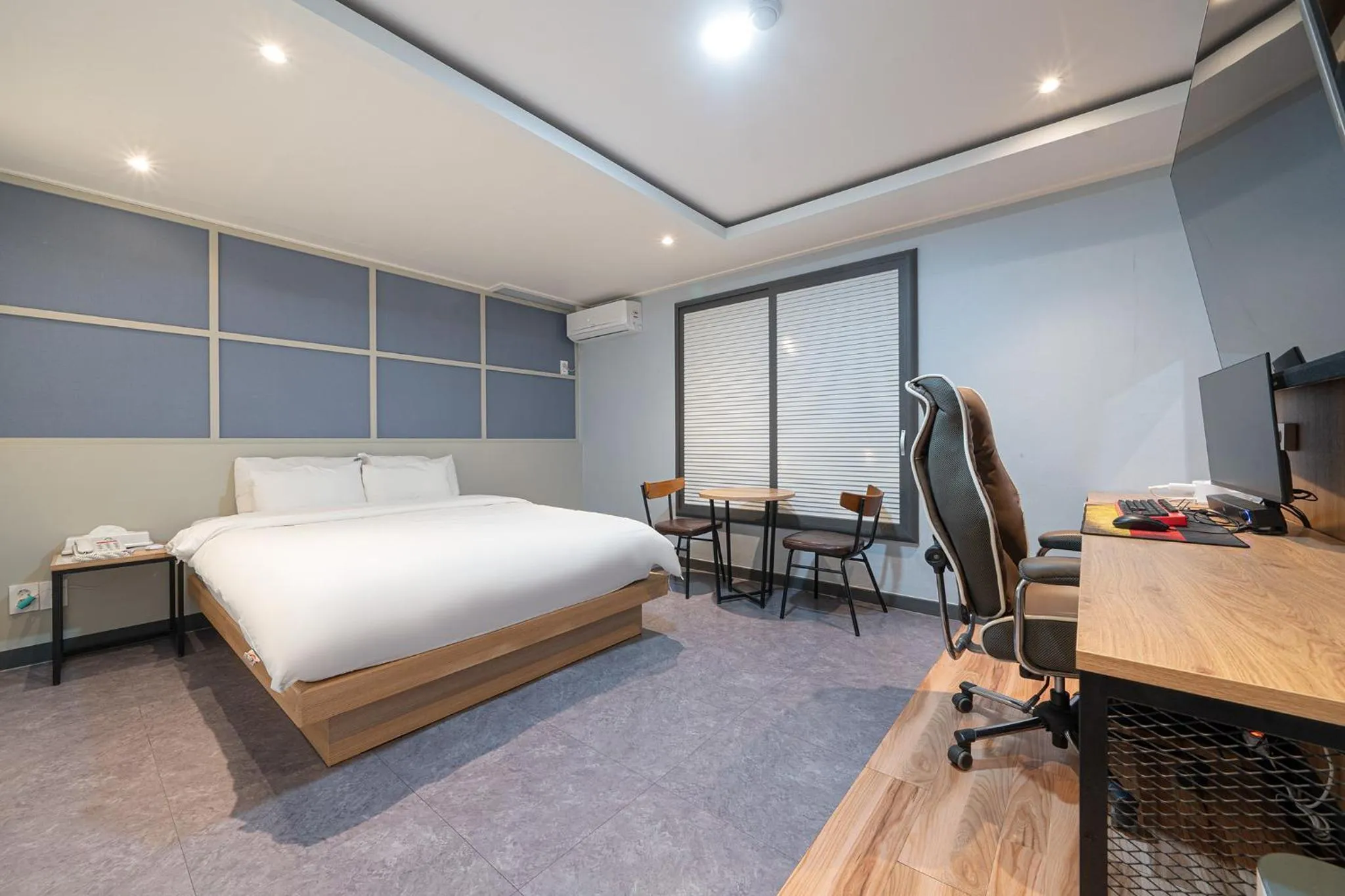 Bed in Curve Hotel Iksan