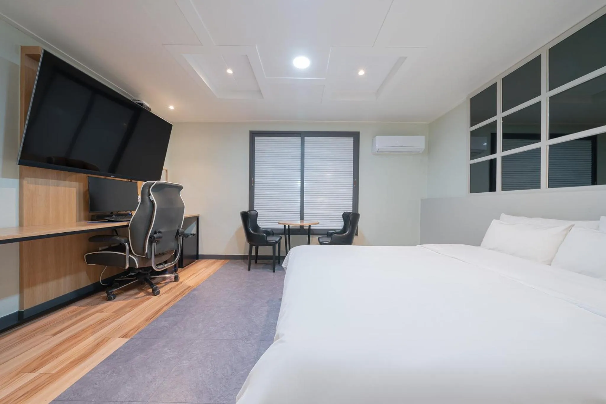 Bed in Curve Hotel Iksan