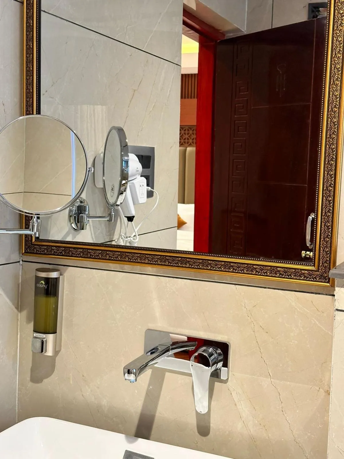 Hotel The Haven - Centrally Heated and Air Conditioned