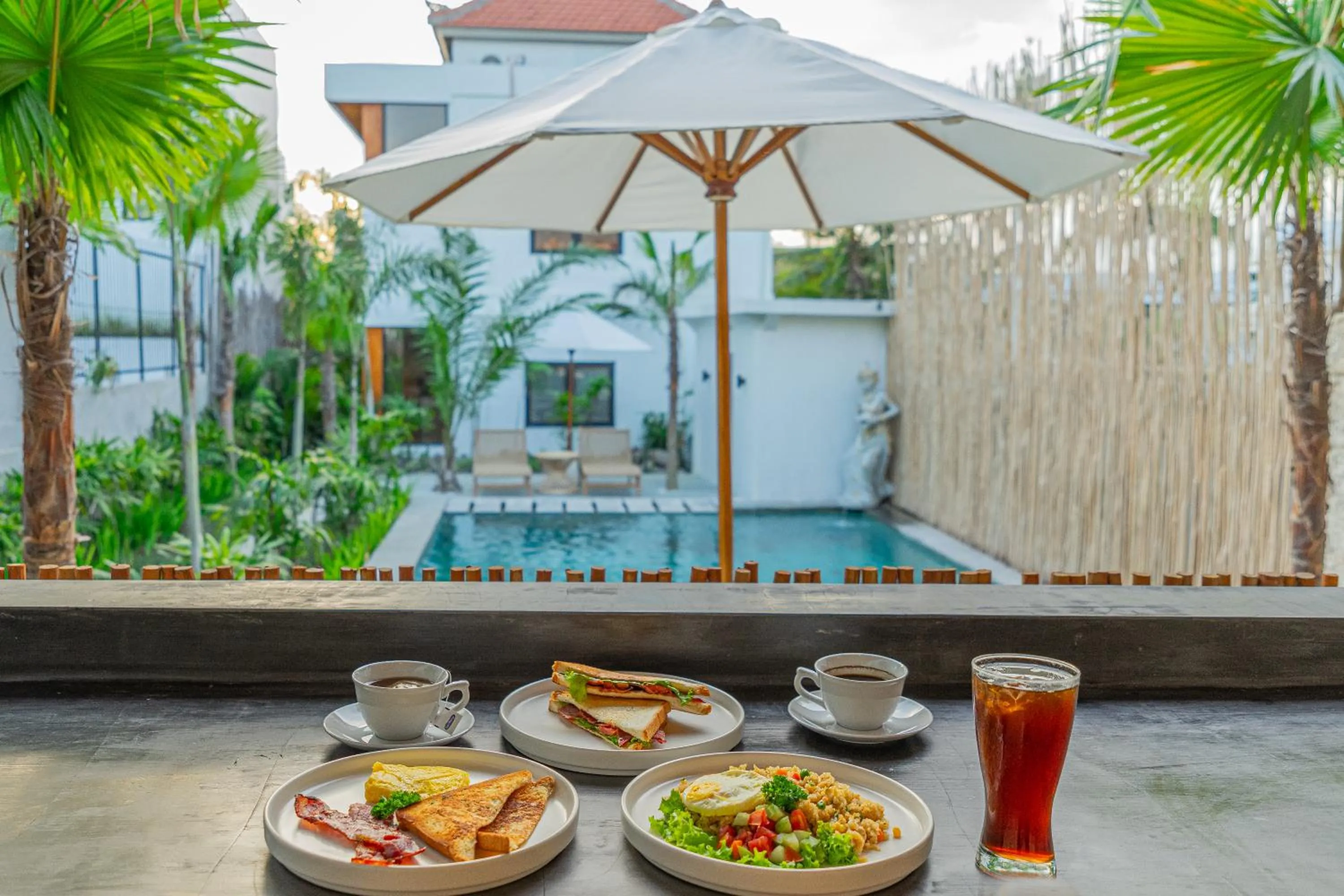 Food and drinks in Nooju Pererenan