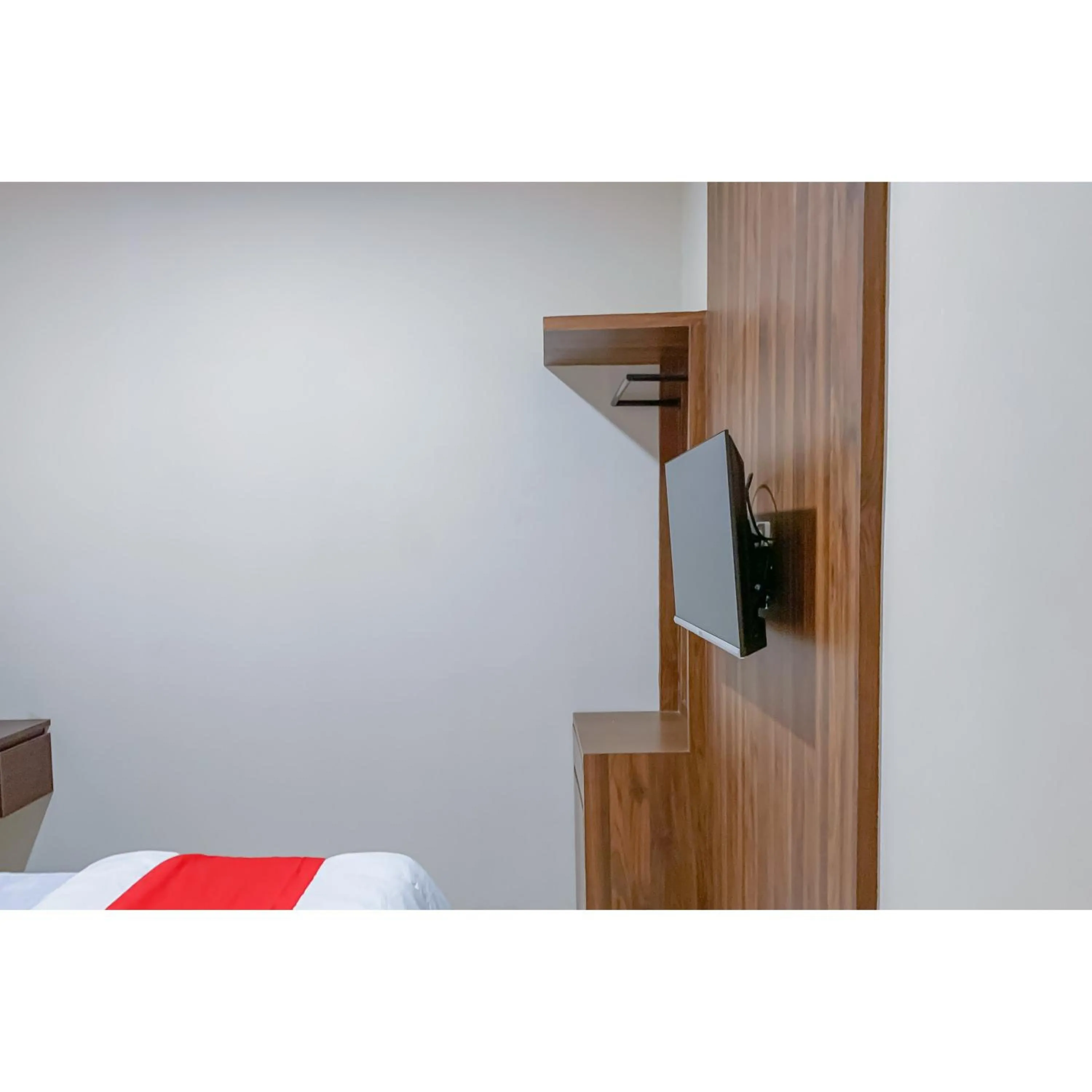 Bedroom, Bed in RedDoorz Plus at D San Residence Buah Batu