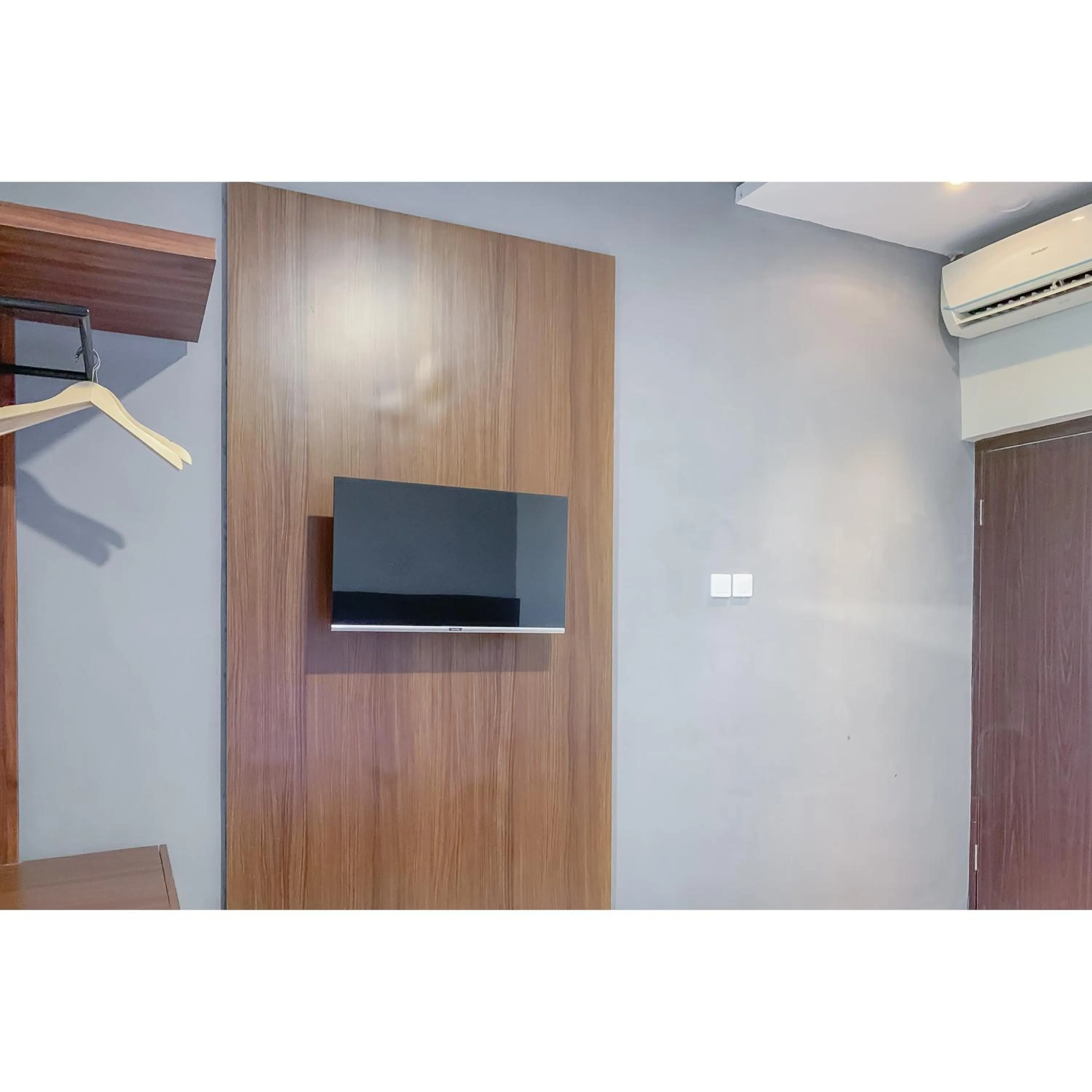 Bedroom in RedDoorz Plus at D San Residence Buah Batu