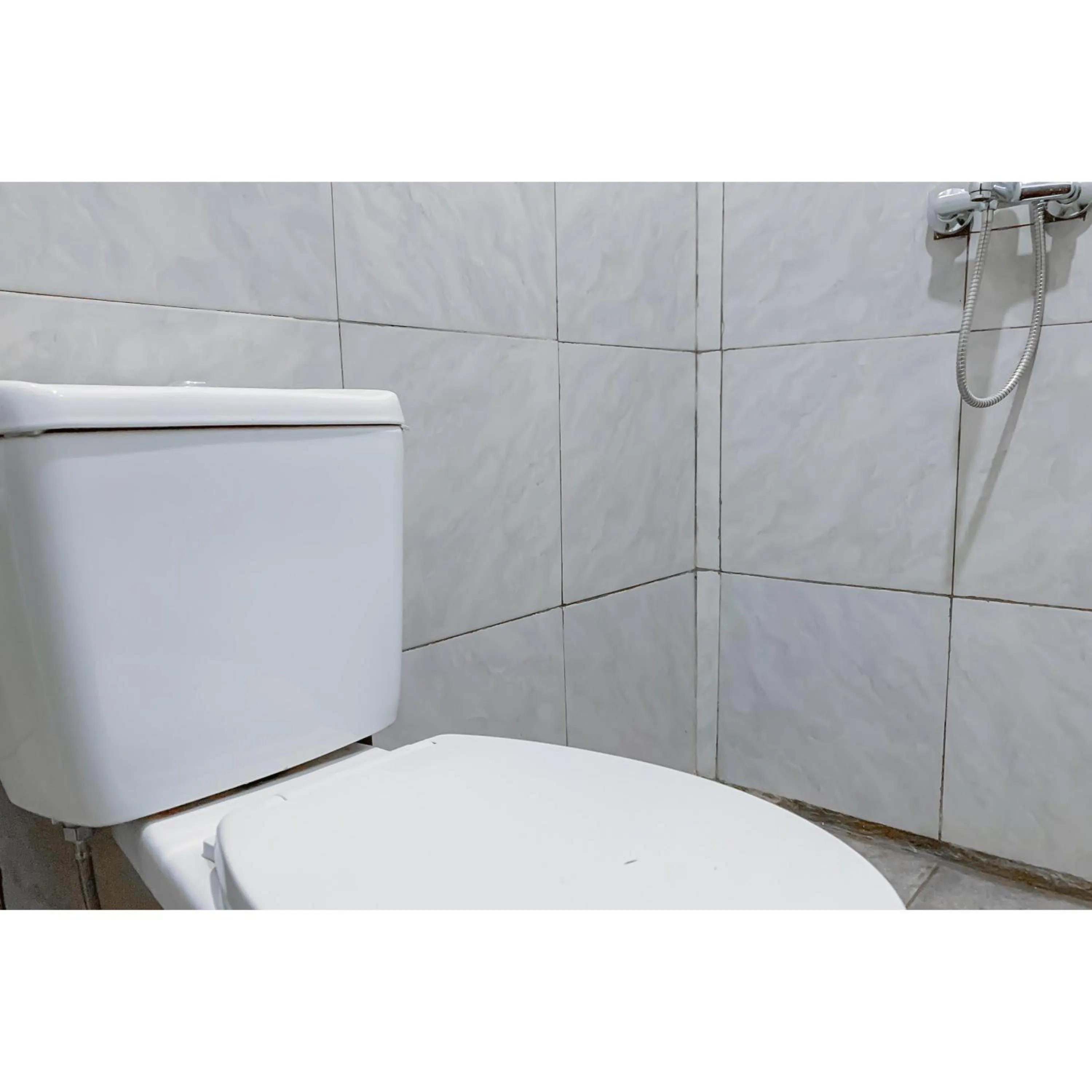 Bathroom in RedDoorz Plus at D San Residence Buah Batu