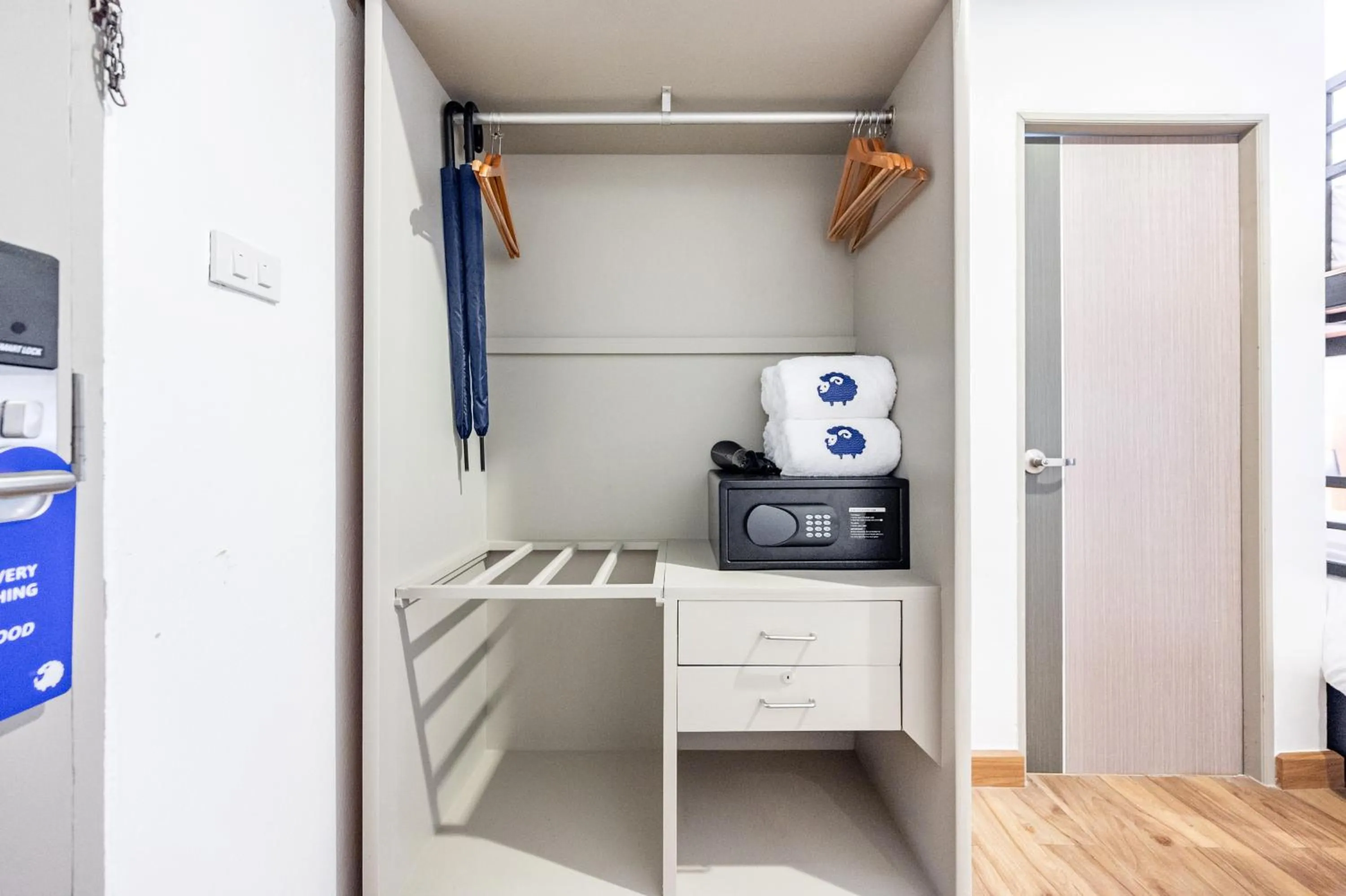 wardrobe in Kokotel Pattaya North Beach