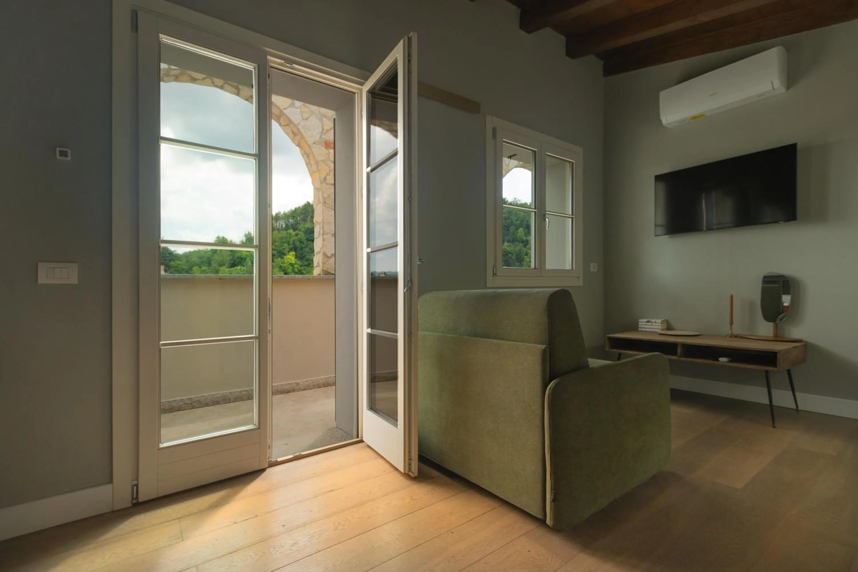 TV and multimedia in Luce Boutique Hotel