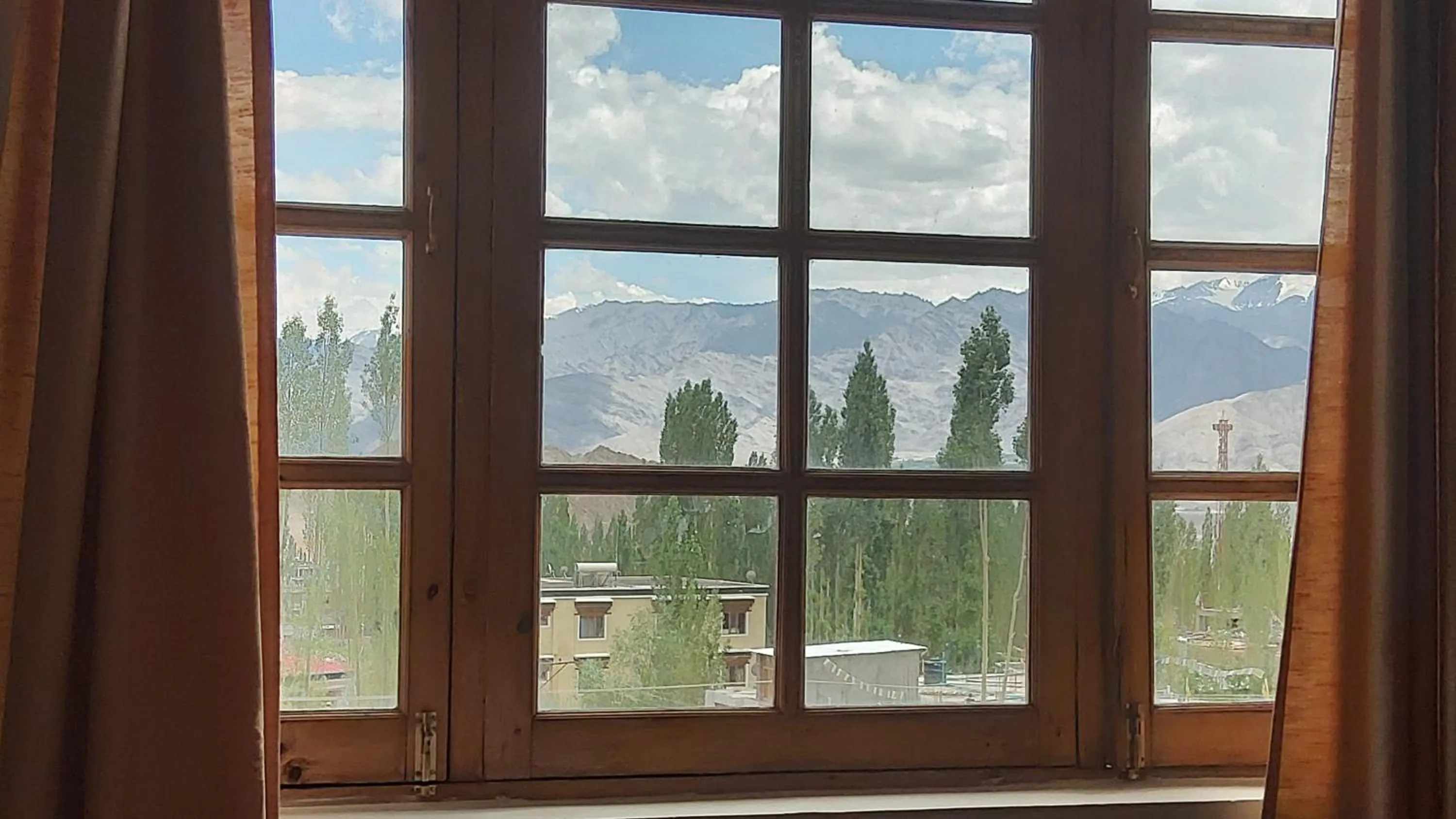 Mountain view in Lharimo Hotel Leh - Ladakh