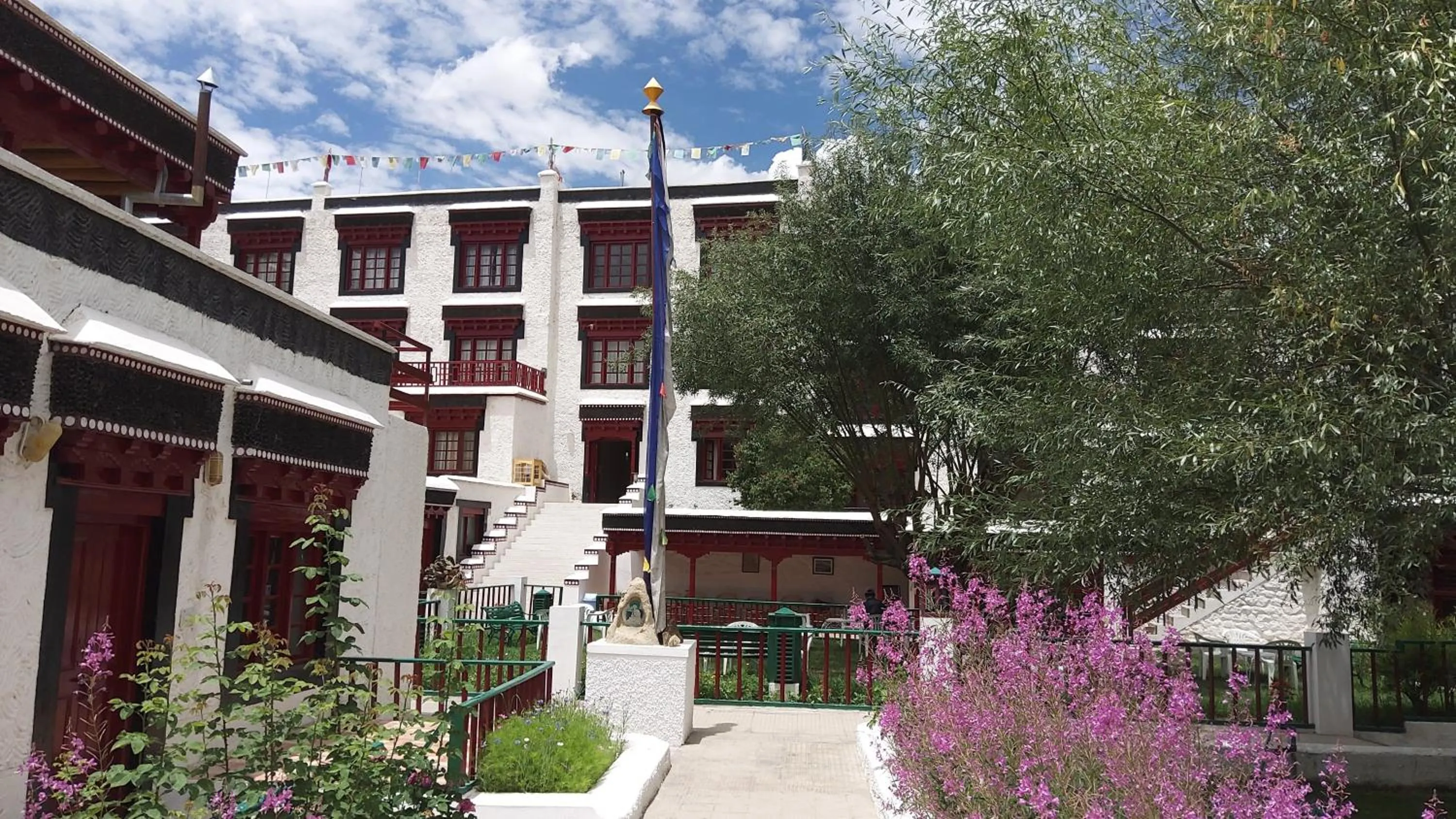 Garden in Lharimo Hotel Leh - Ladakh
