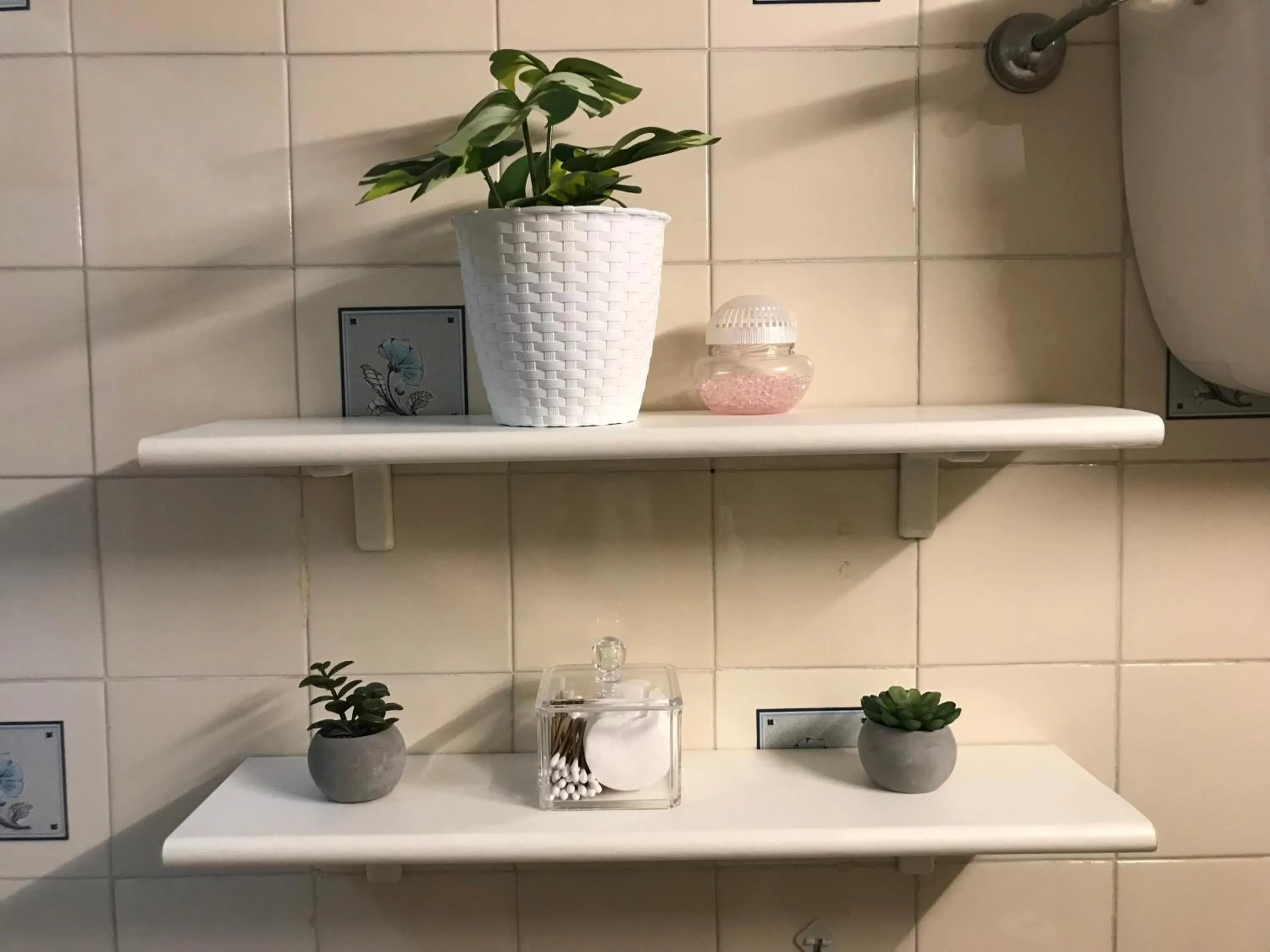 Shower in The sweet Frascati Home