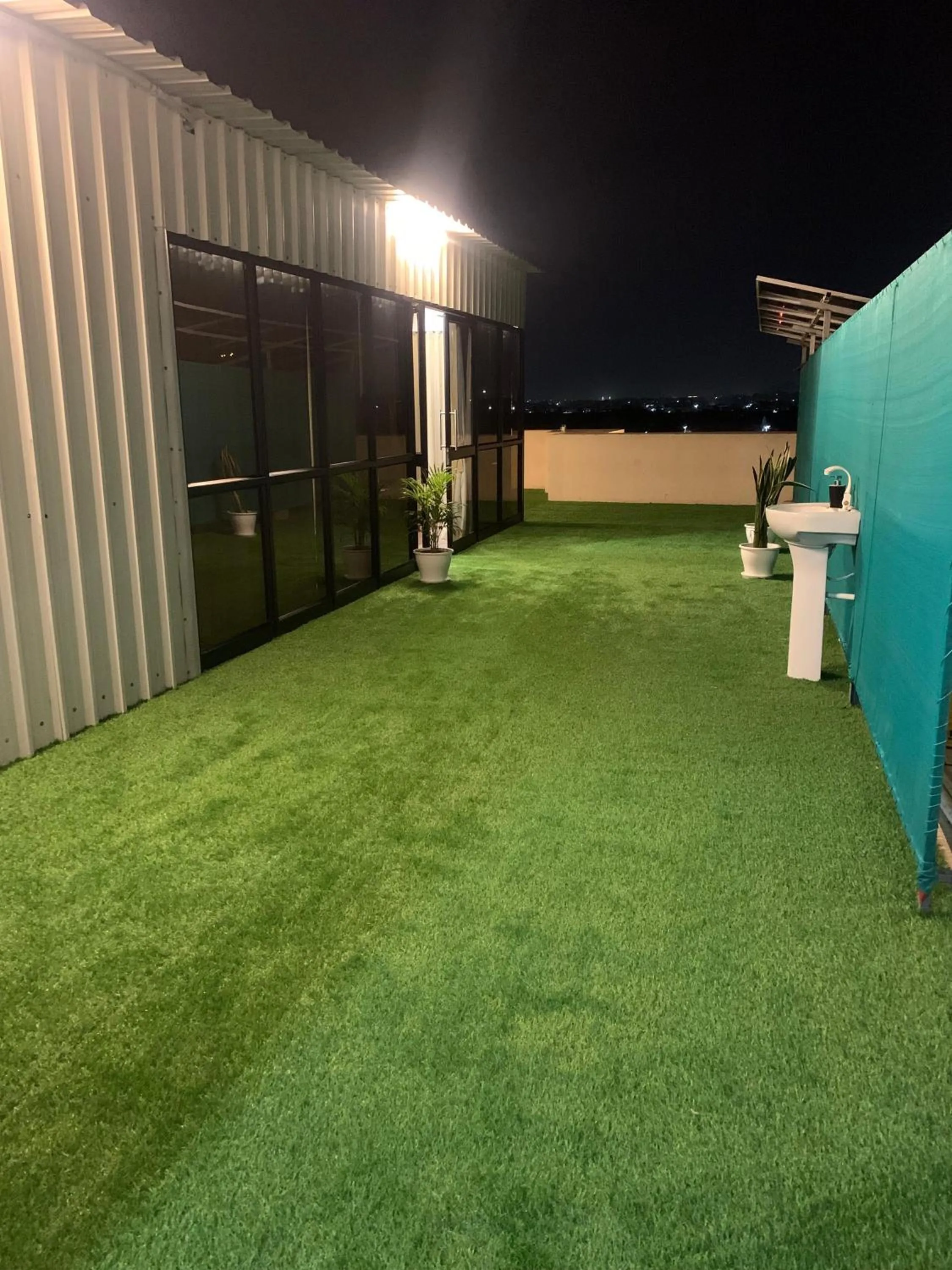 Restaurant/places to eat in StayGuru The Canyon Inn