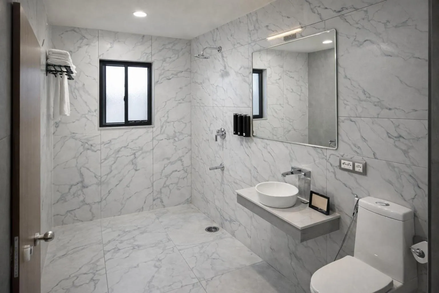 Bathroom in StayGuru The Canyon Inn