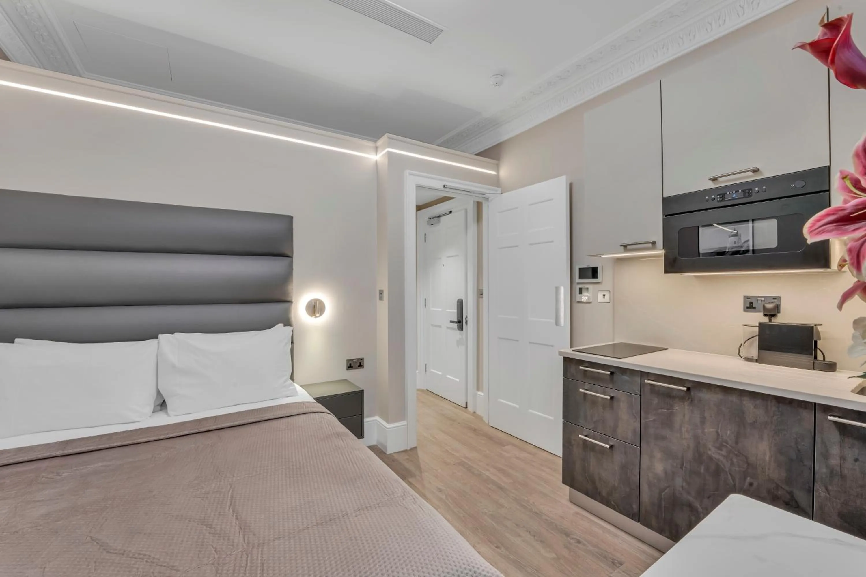 TV and multimedia, Bed in Cleveland Residences Bloomsbury