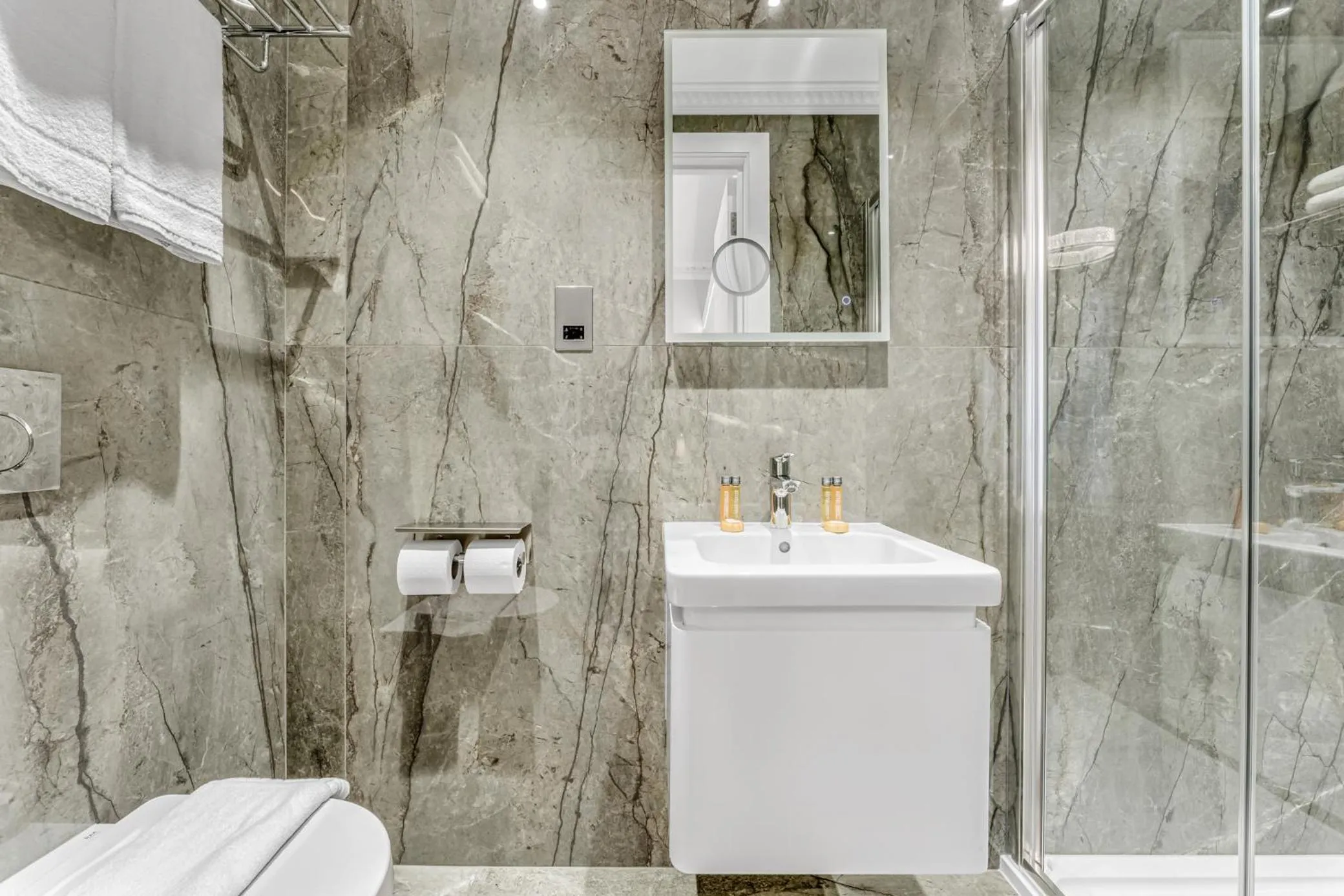 Shower in Cleveland Residences Bloomsbury