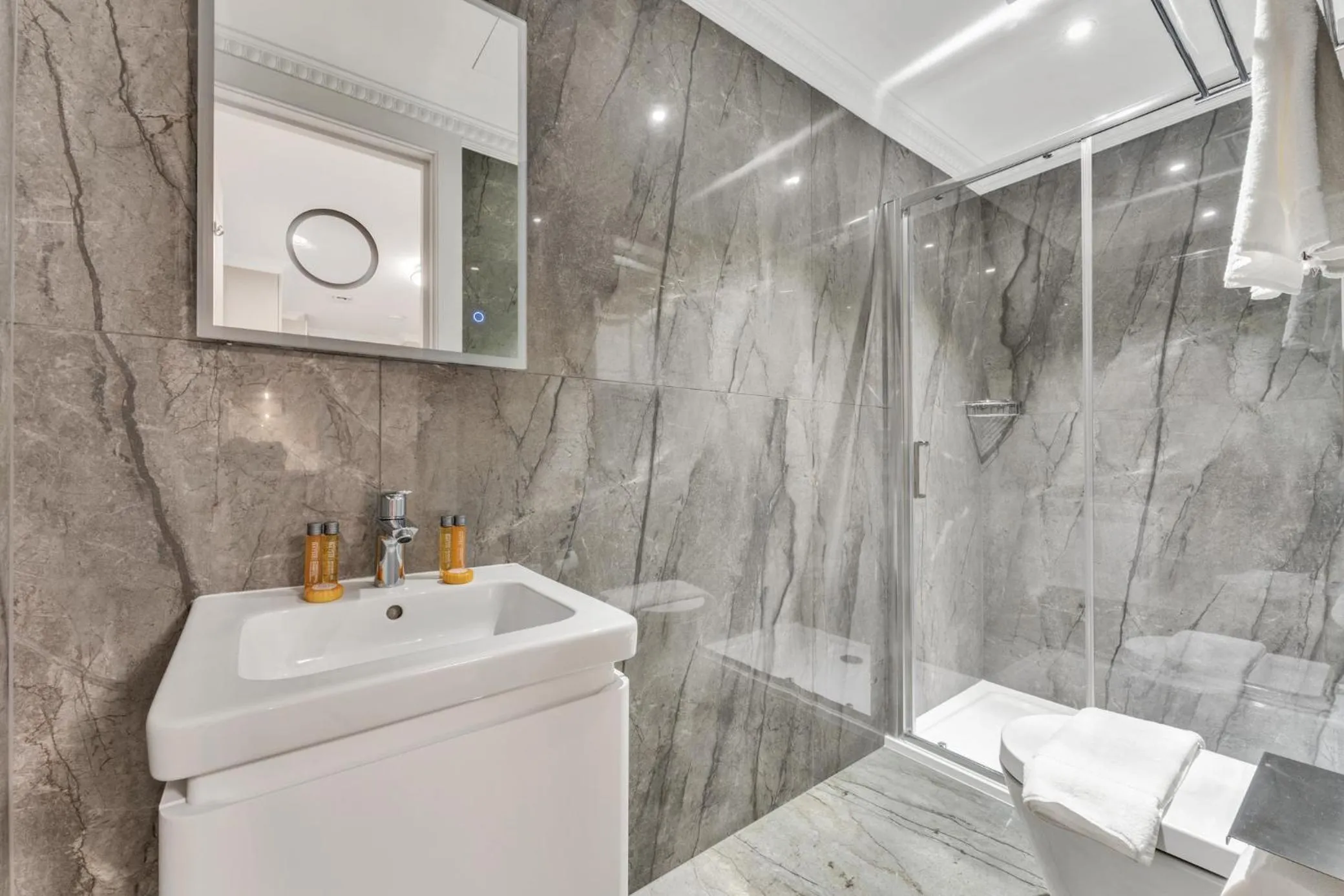 Shower in Cleveland Residences Bloomsbury