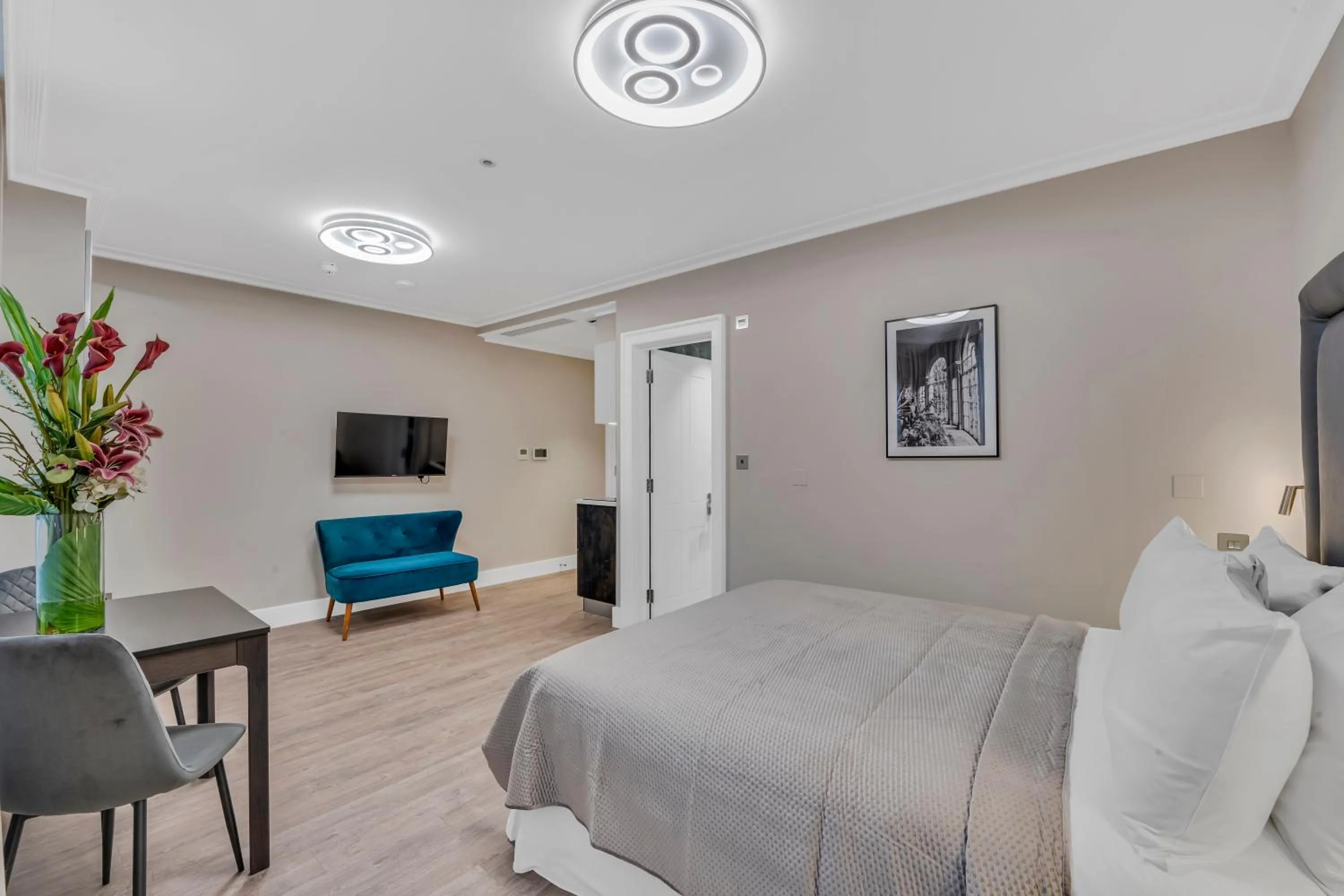 Photo of the whole room, Bed in Cleveland Residences Bloomsbury