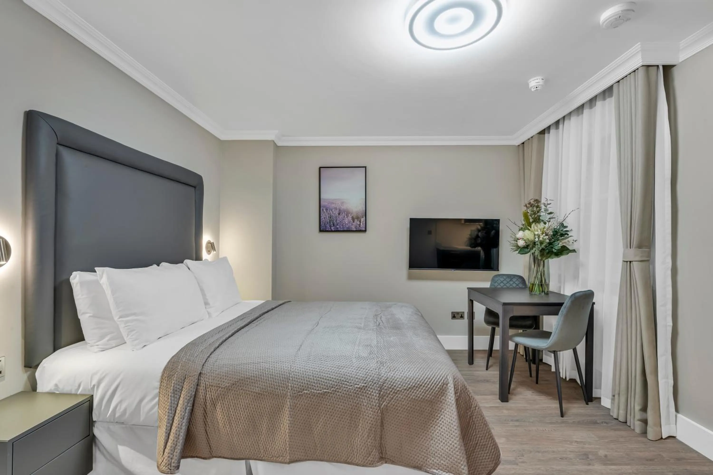 TV and multimedia, Bed in Cleveland Residences Bloomsbury