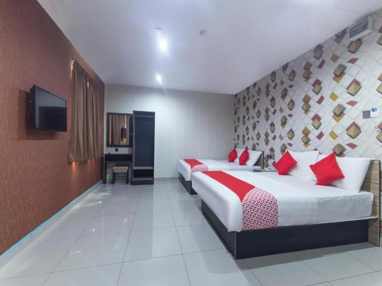 TV and multimedia, Bed in Hotel Pinji Ipoh