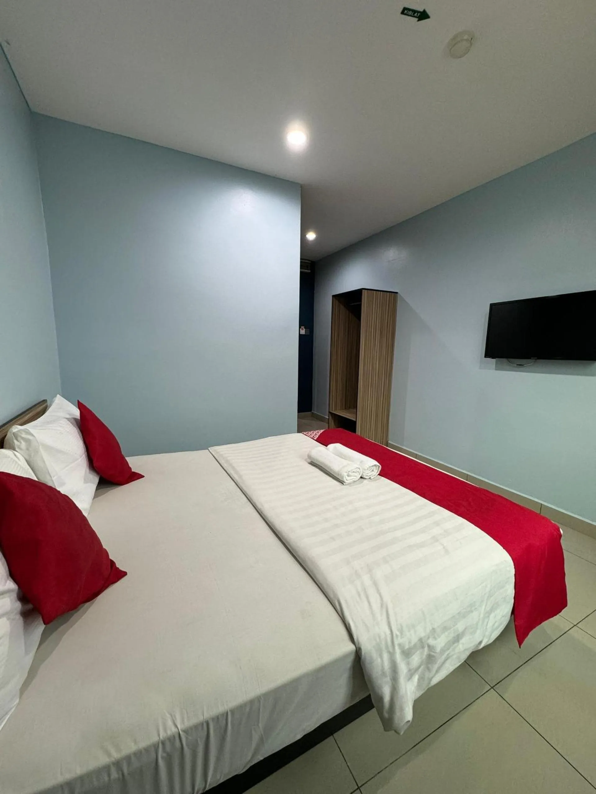 Bedroom, Bed in Hotel Pinji Ipoh