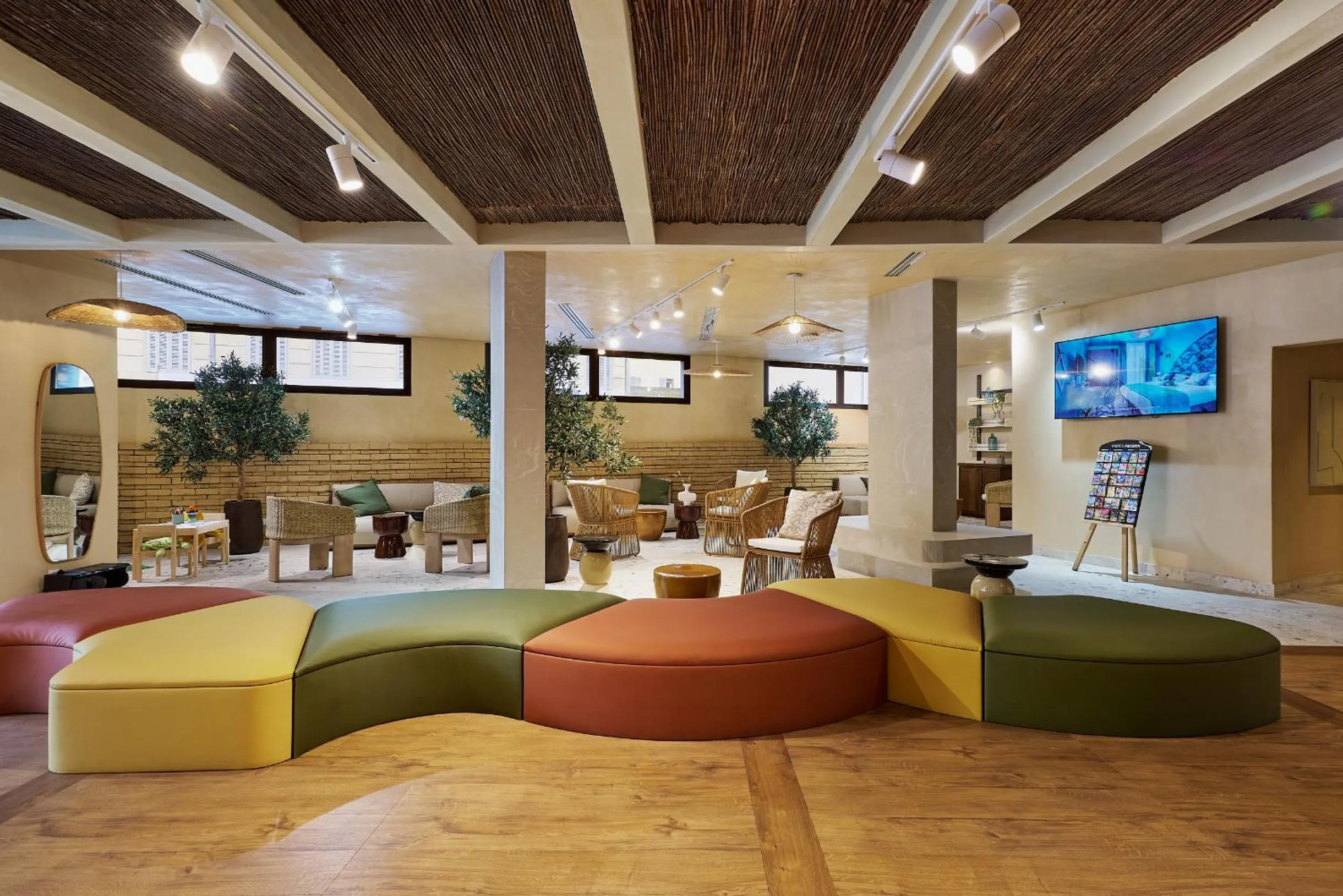 Lobby or reception in Hôtel Ligo by HappyCulture