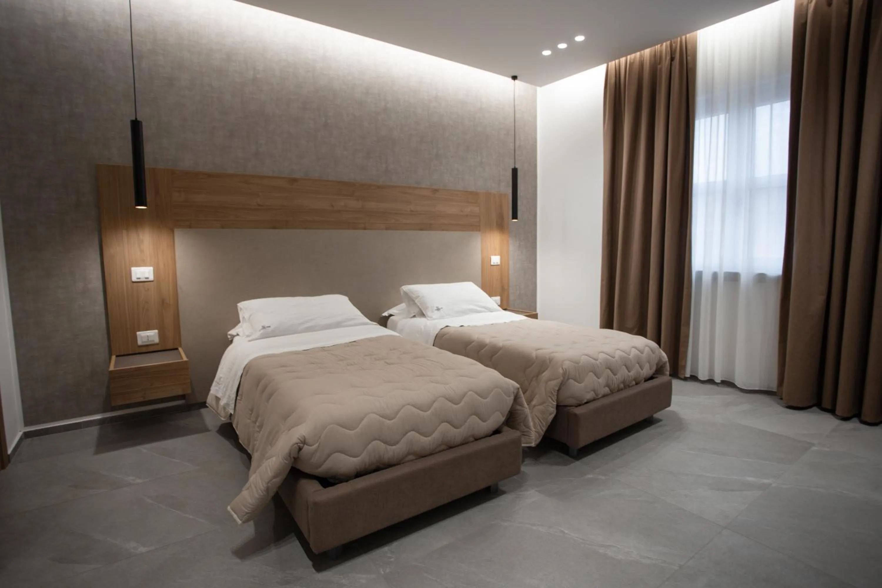 Bedroom, Bed in Alexander House Hotel