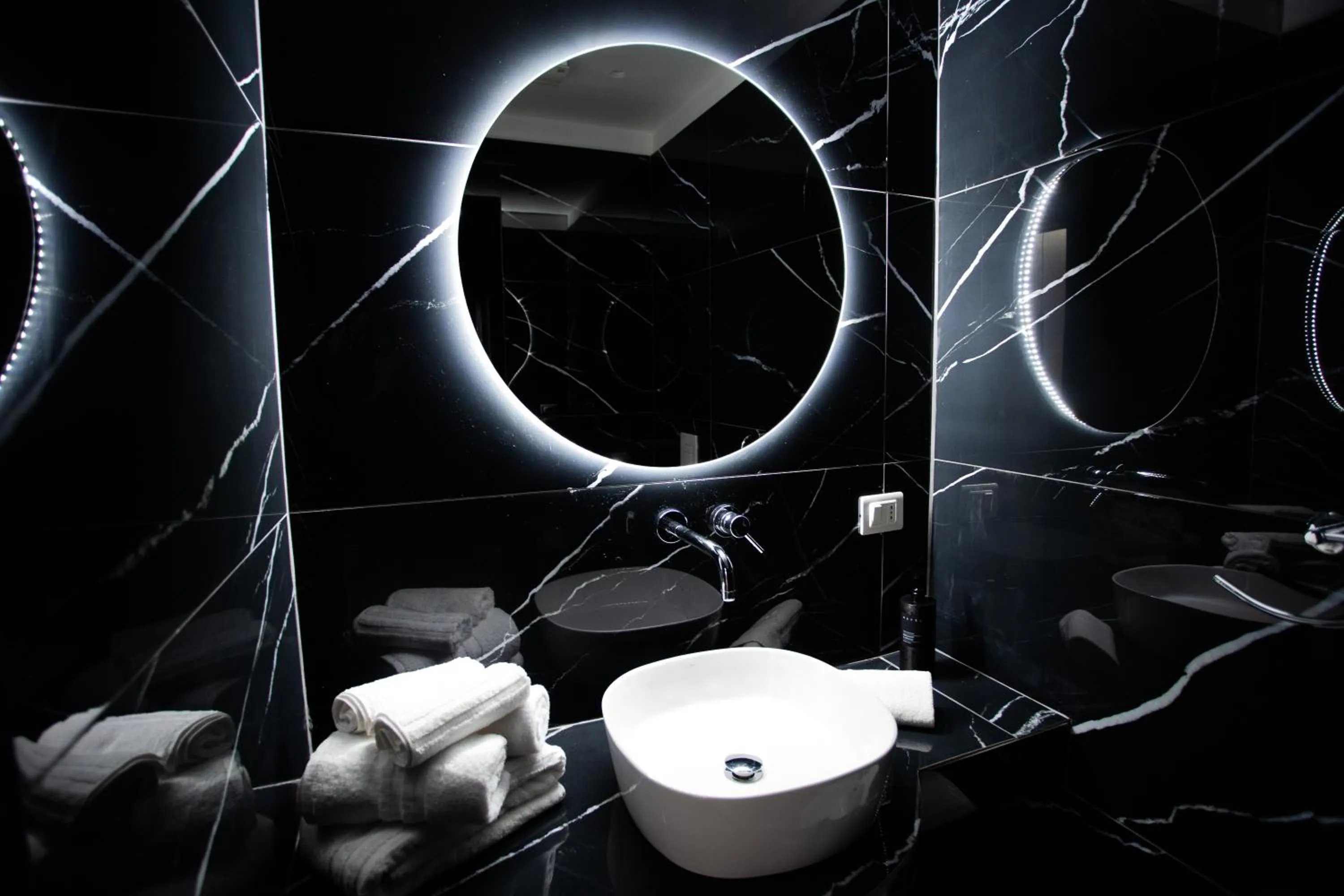 Bathroom in Alexander House Hotel