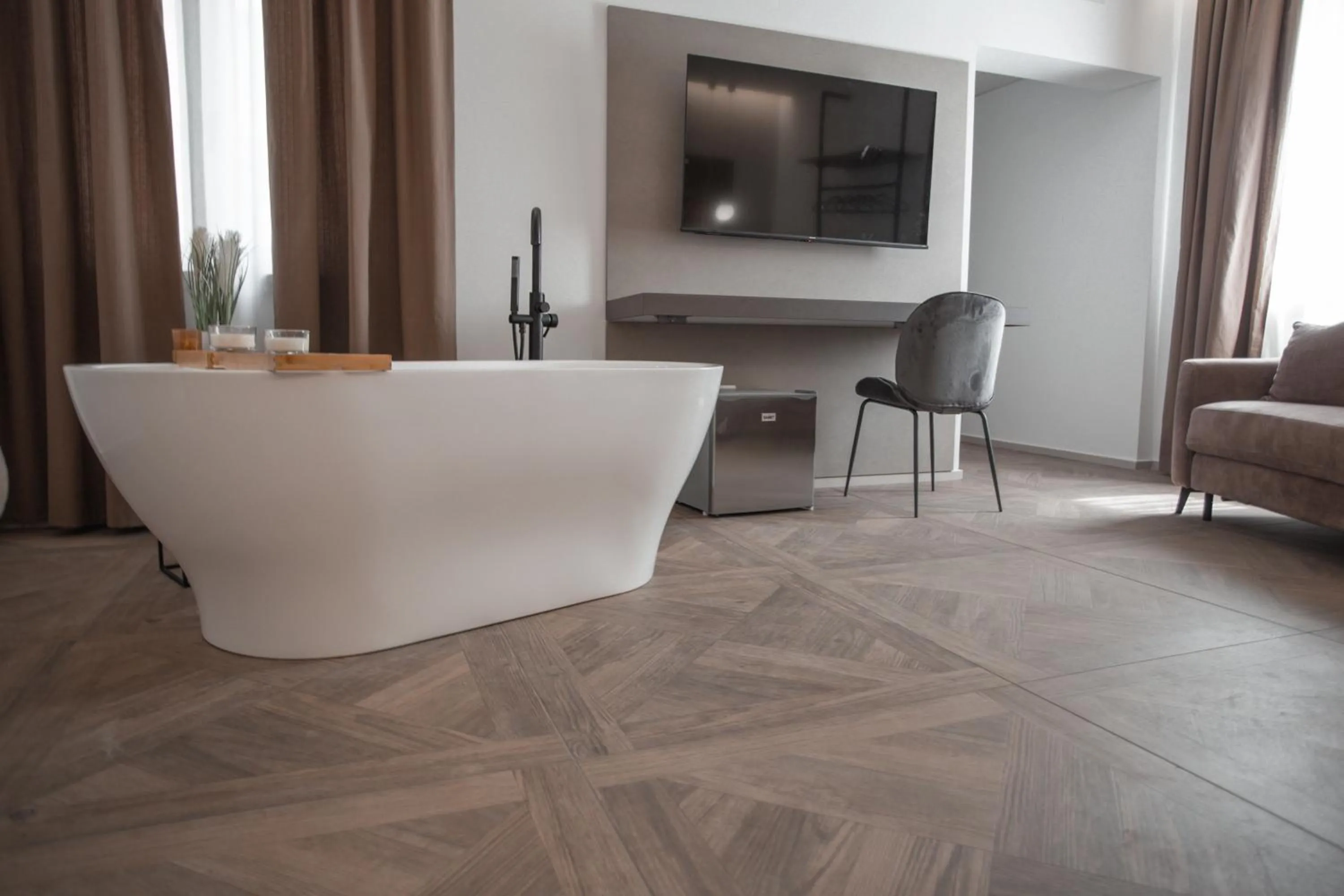 Bath in Alexander House Hotel