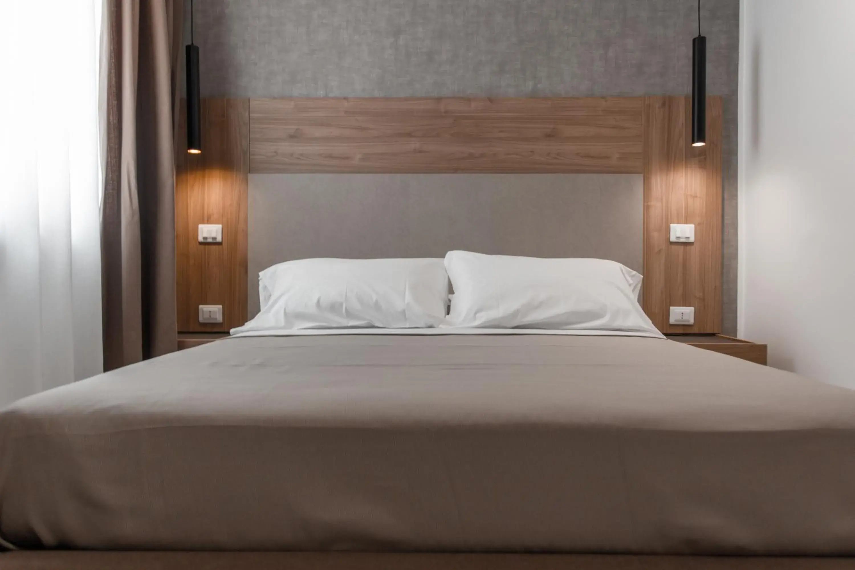 Economy Double Room - single occupancy in Alexander House Hotel Economy Double Room - single occupancy in Alexander House Hotel