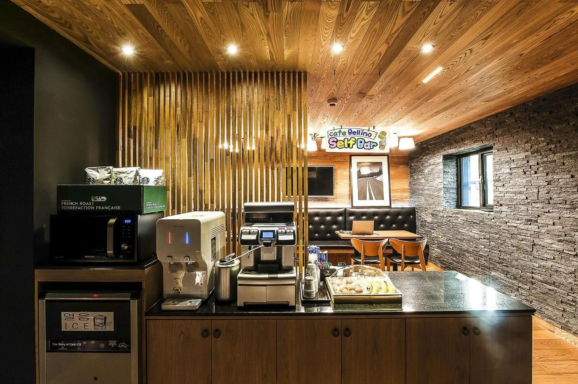 Coffee/tea facilities in Bellino Hotel