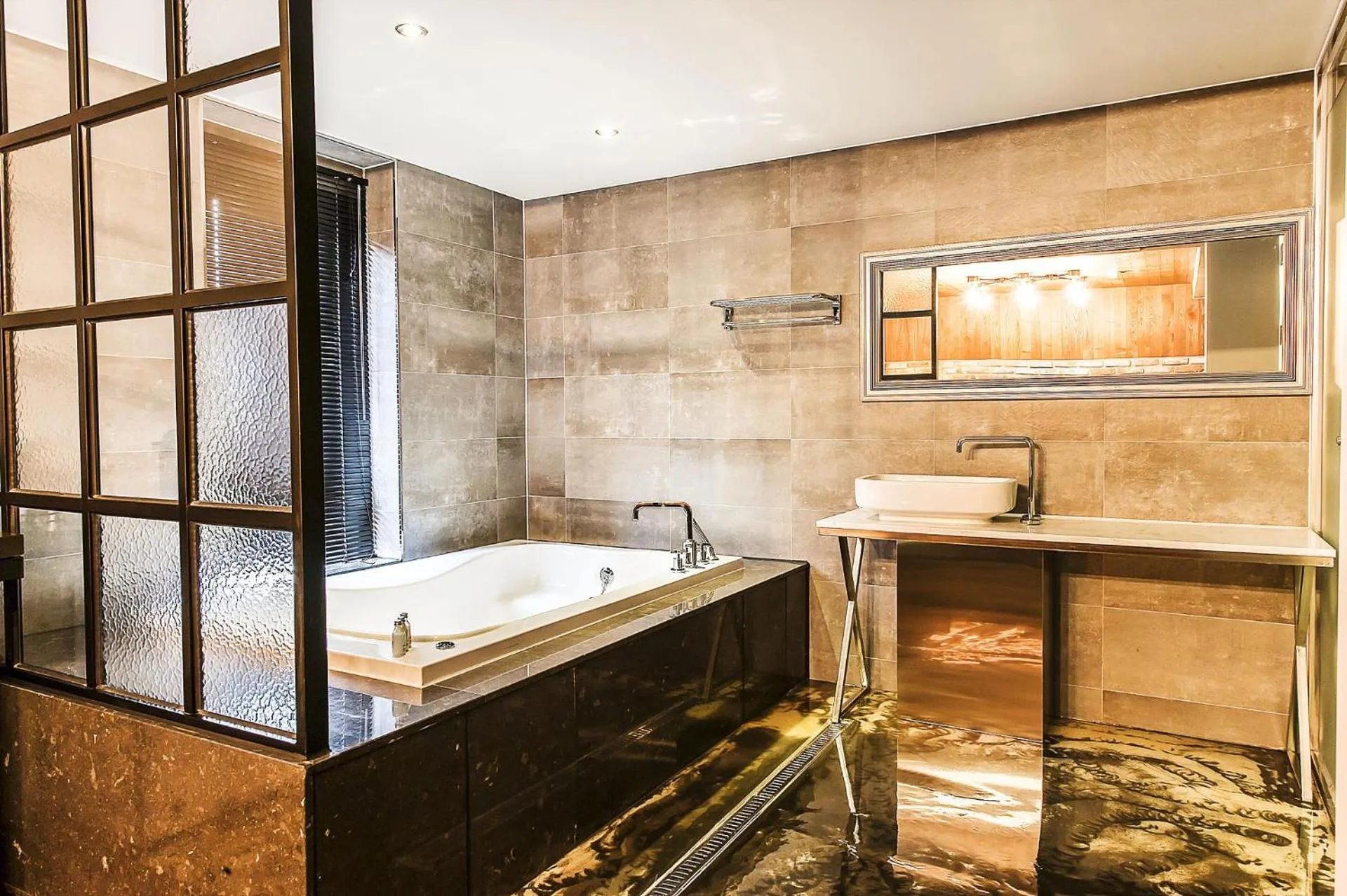 Shower in Bellino Hotel