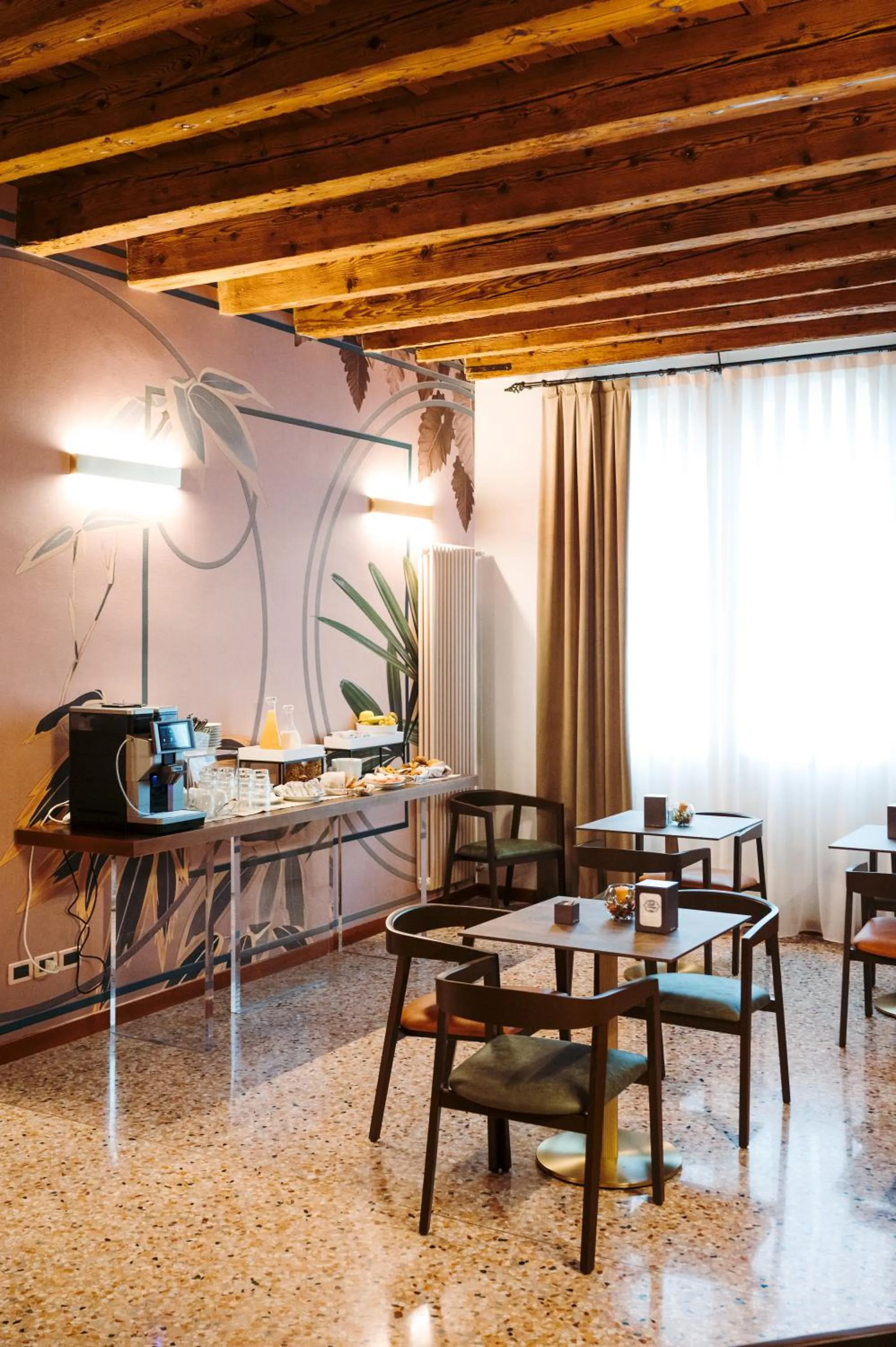 Breakfast in Hotel Roma