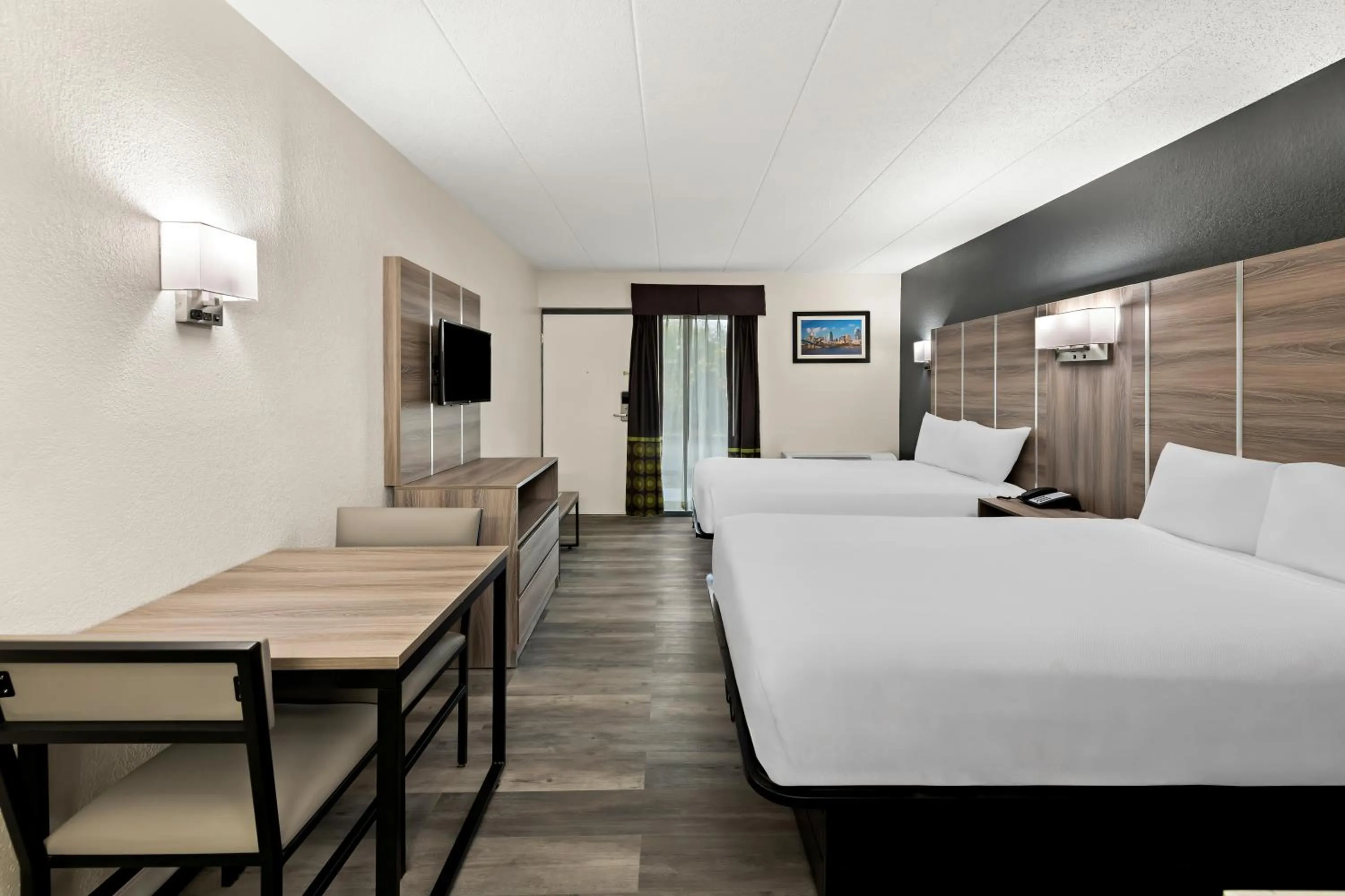 Bedroom, Bed in Suburban Studios Mason Near Kings Island