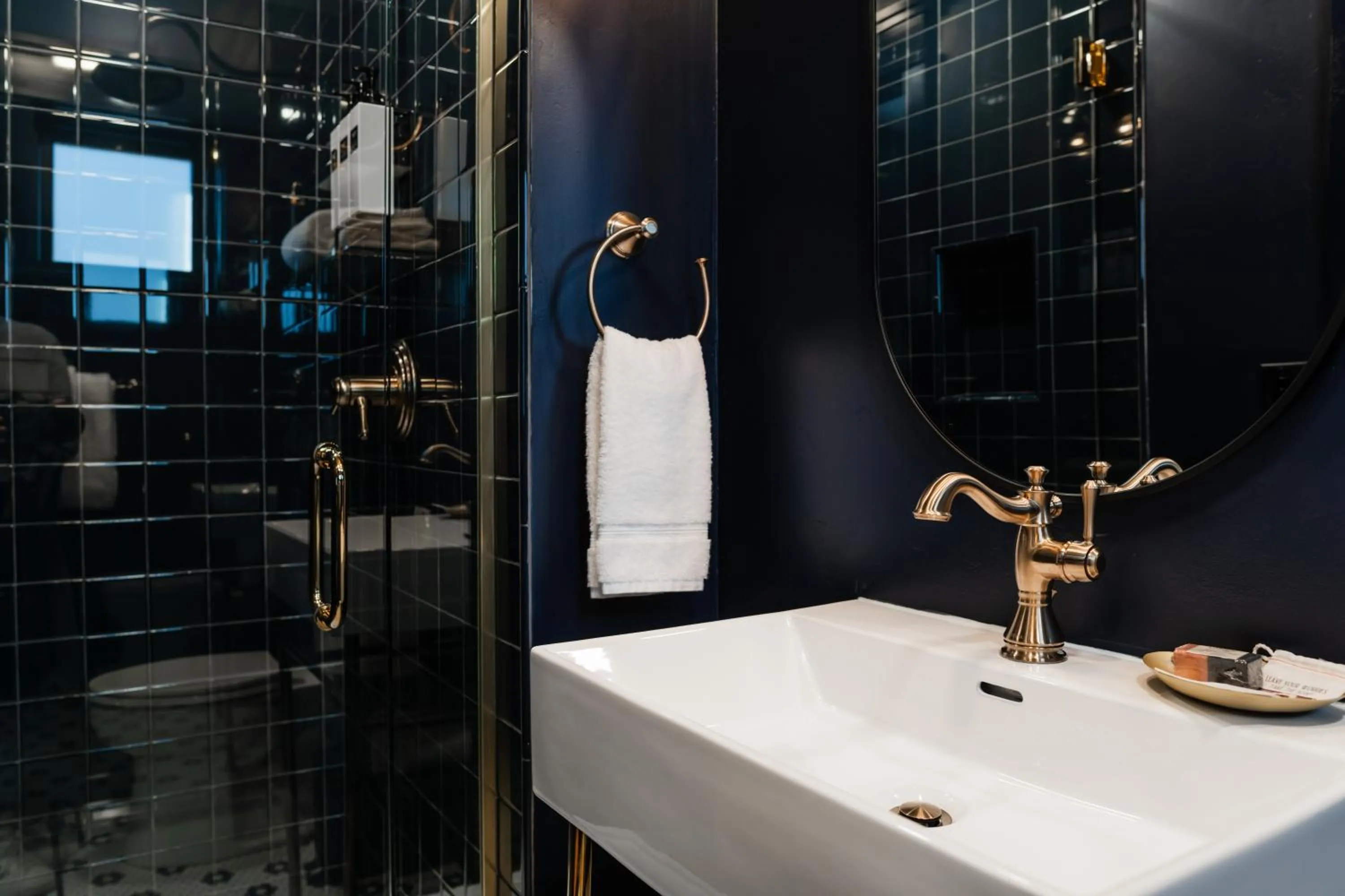 Shower in The Hotel Melrose