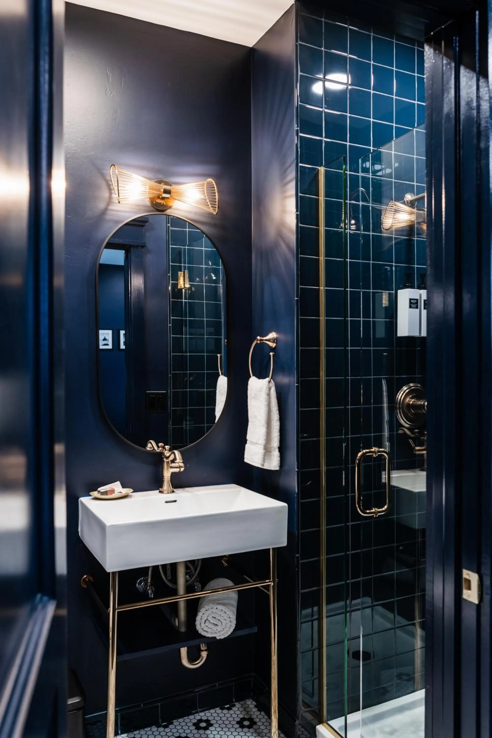 Shower in The Hotel Melrose