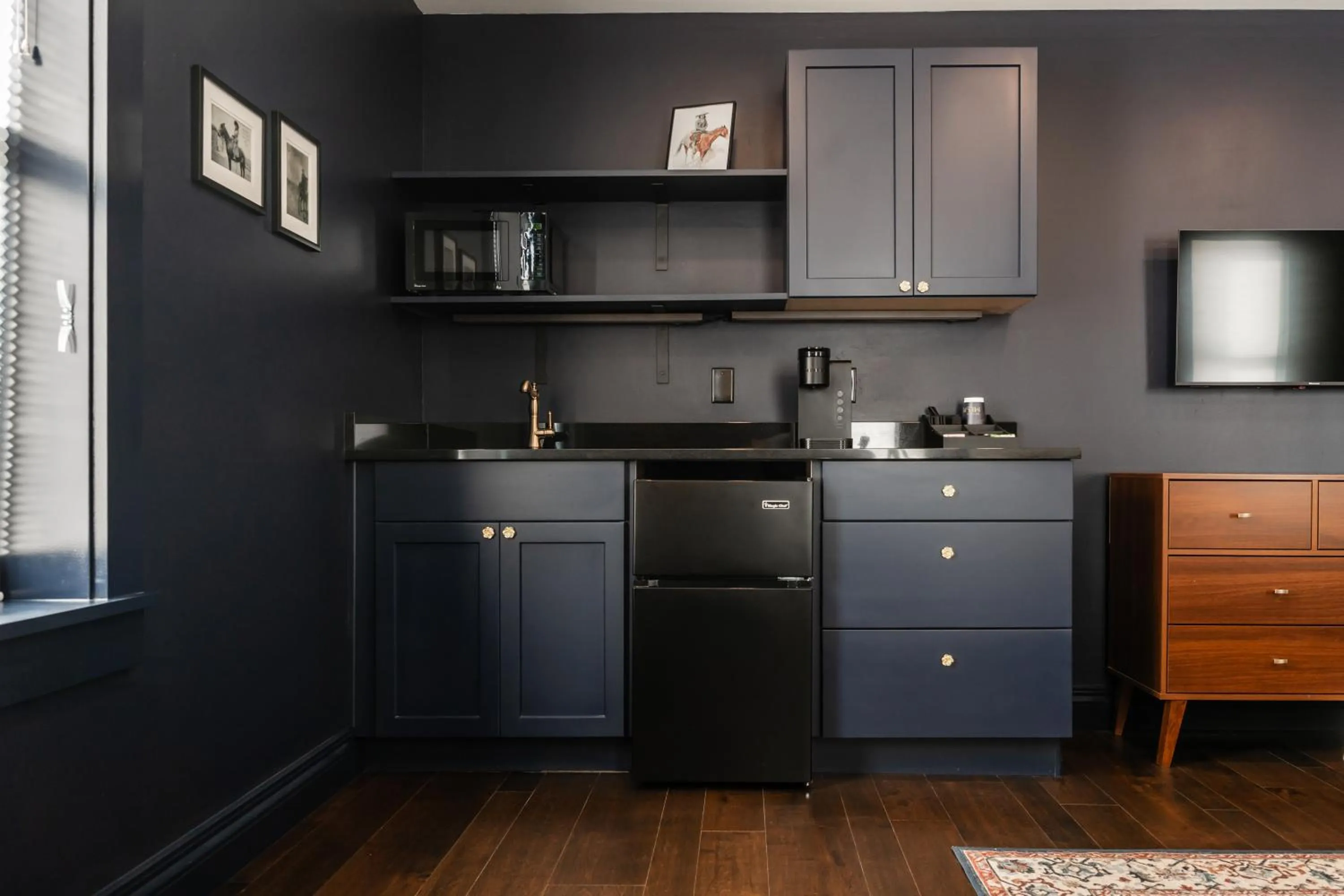 Kitchen or kitchenette in The Hotel Melrose