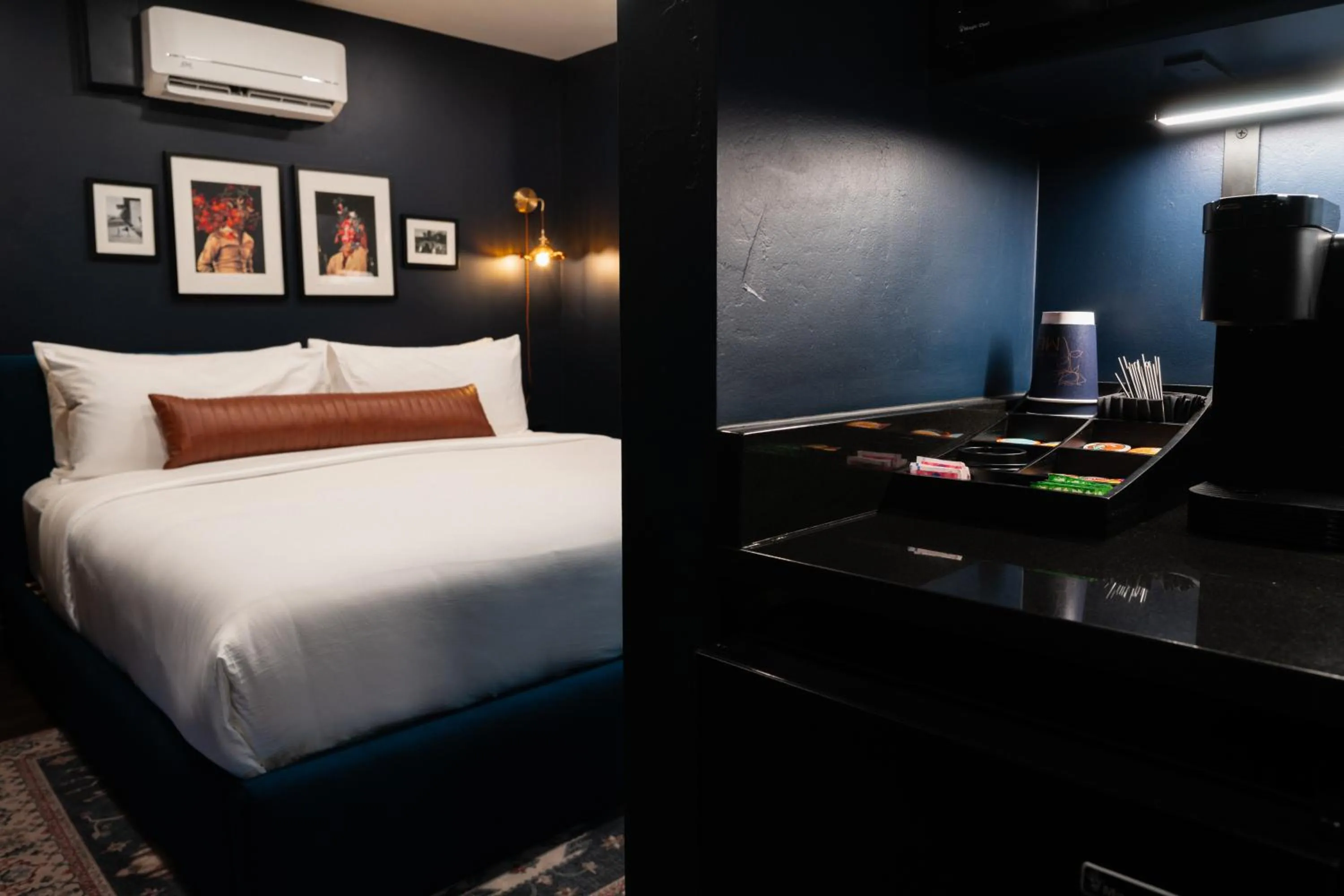 Bed in The Hotel Melrose