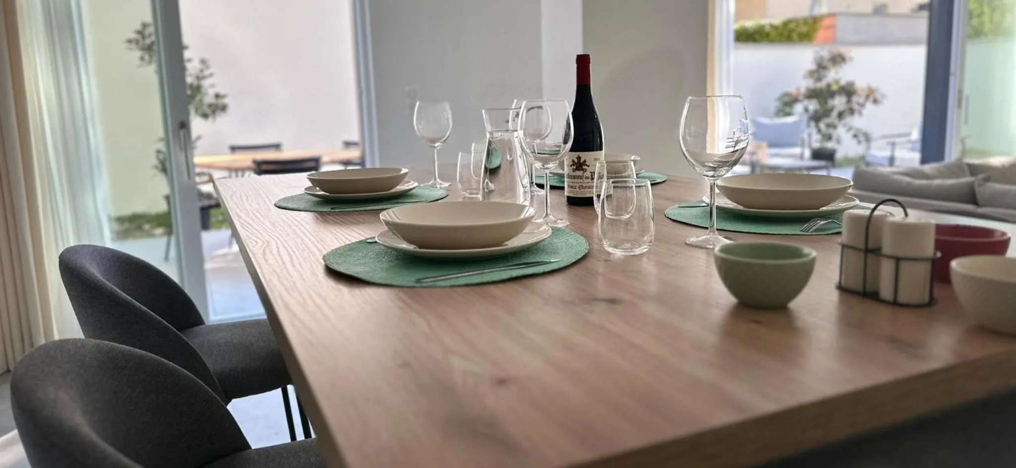 Dining area in Homely Basel Airport