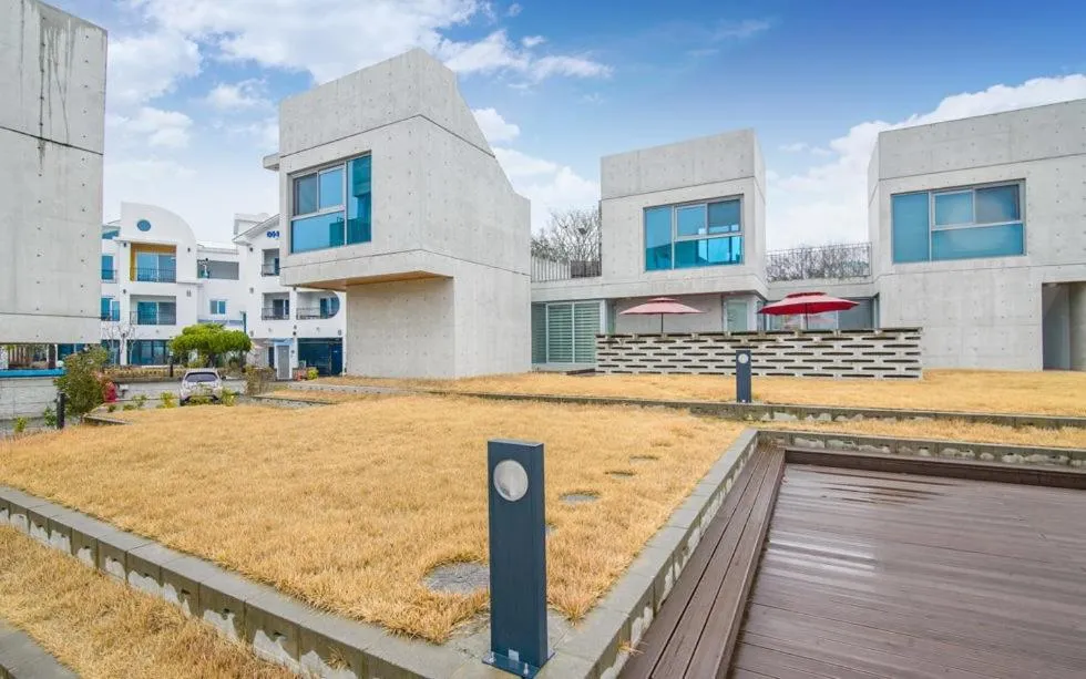 Tongyeong Monofunny Pension