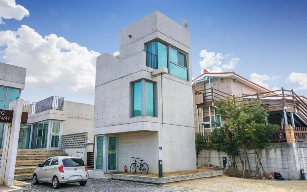 Tongyeong Monofunny Pension