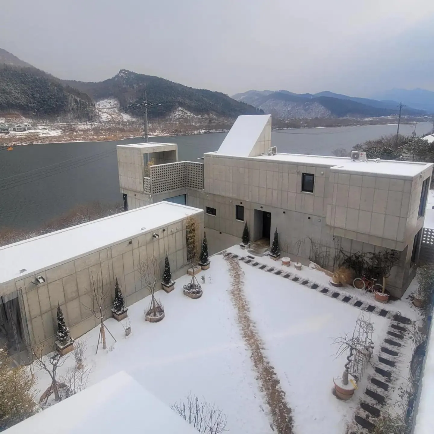 Chuncheon Onda Poolvilla