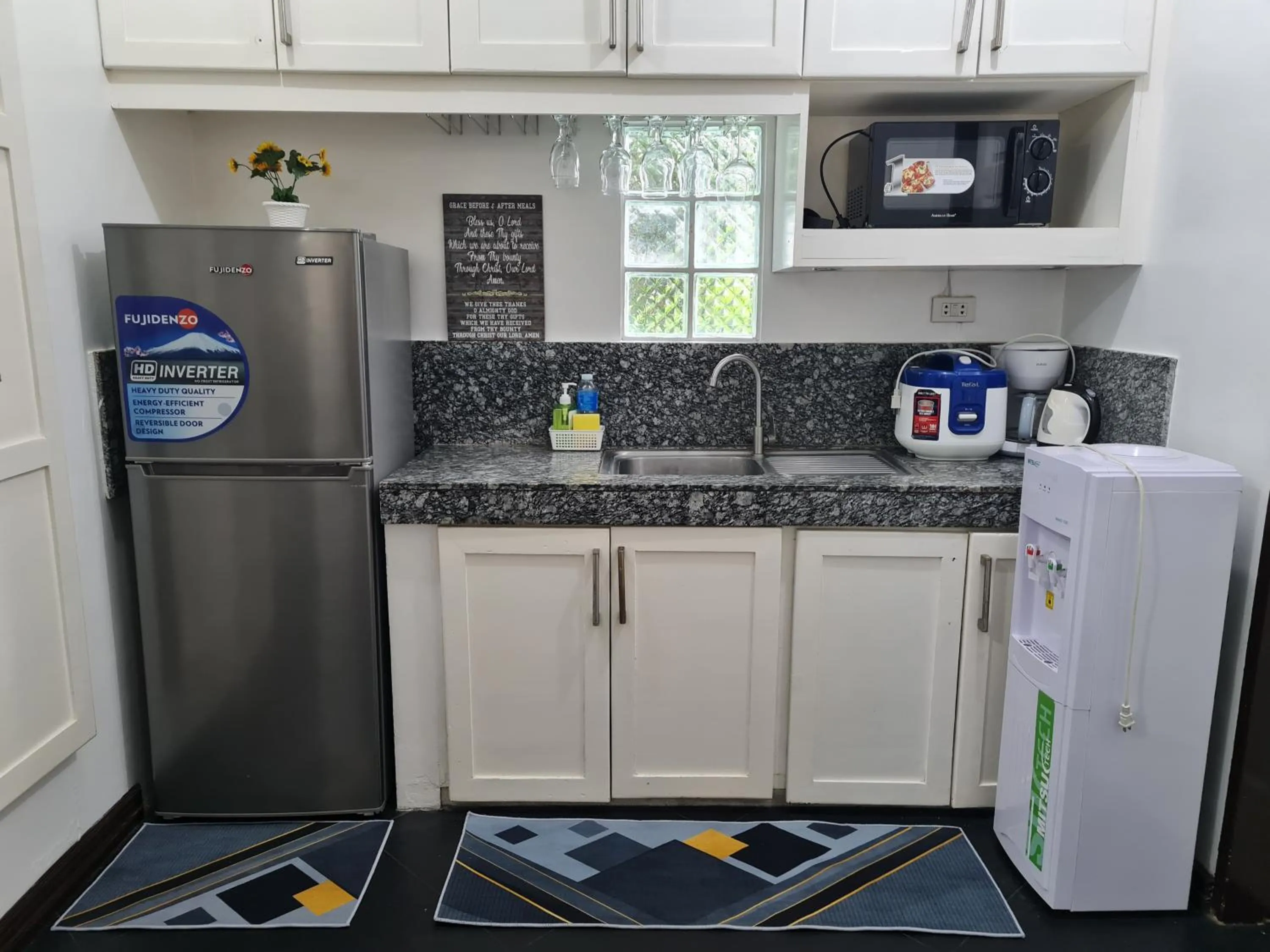 Kitchen or kitchenette in Casa Eliana Garden Villa by SMS Hospitality