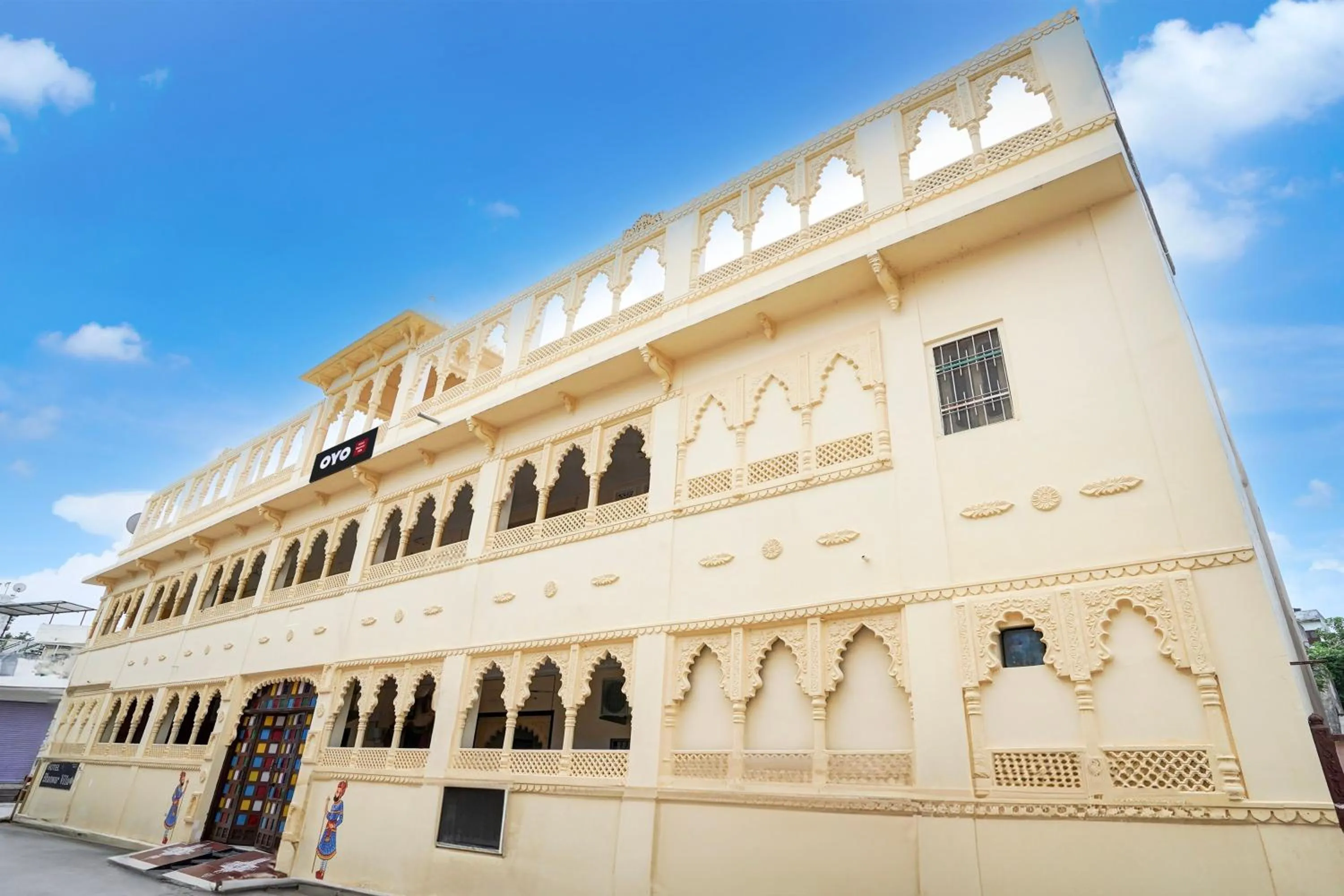 Facade/entrance in Hotel O Bhanwar Villa