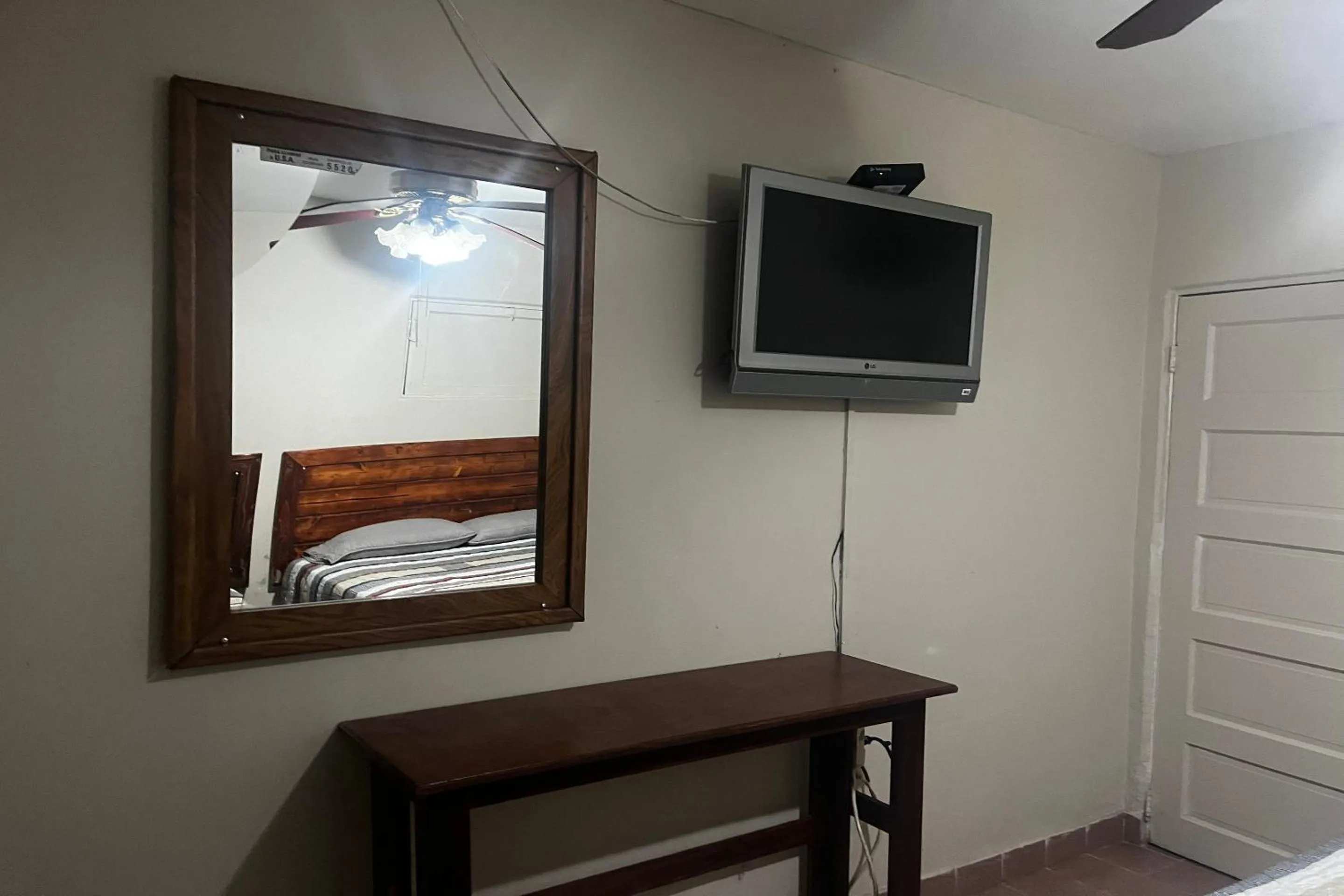 Bedroom in OYO Hotel Linda Tijuana